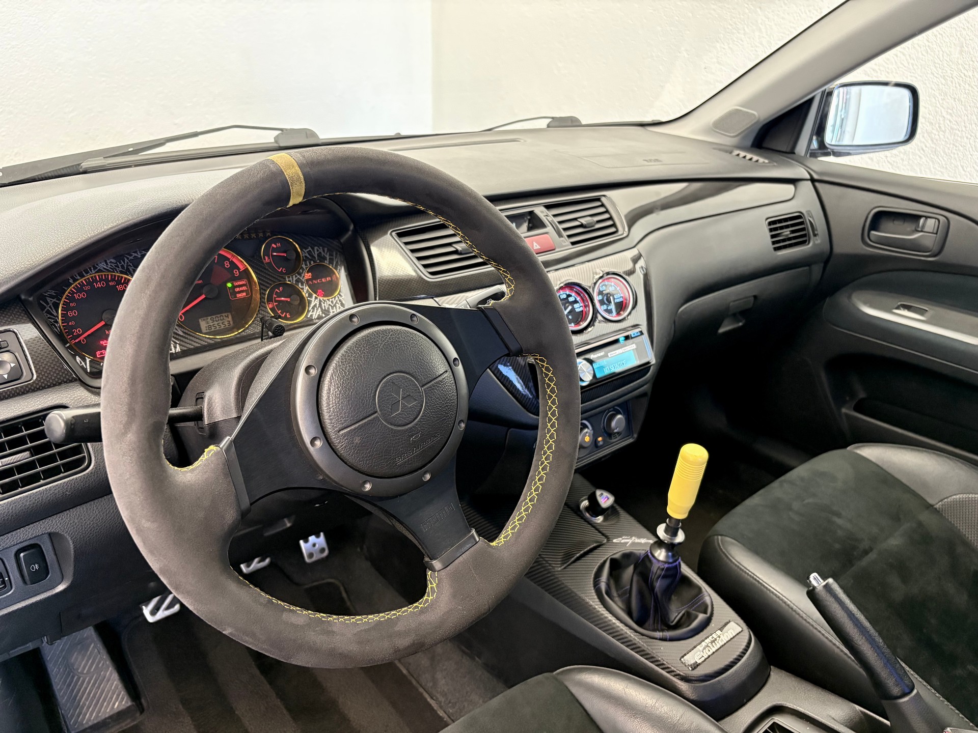 MITSUBISHI EVO IX-image-17