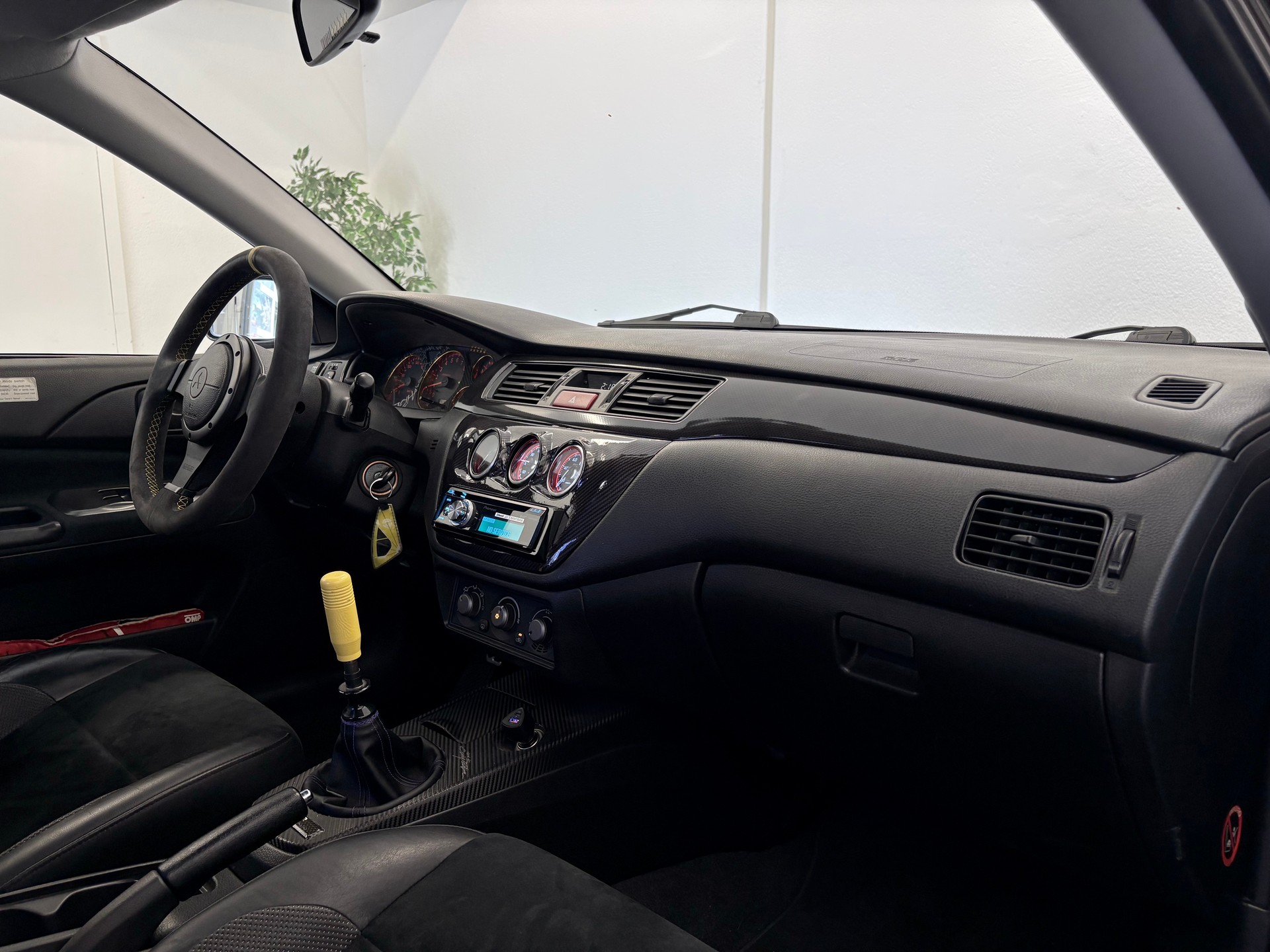 MITSUBISHI EVO IX-image-23