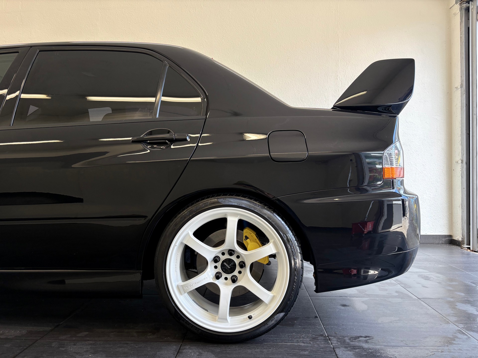 MITSUBISHI EVO IX-image-6