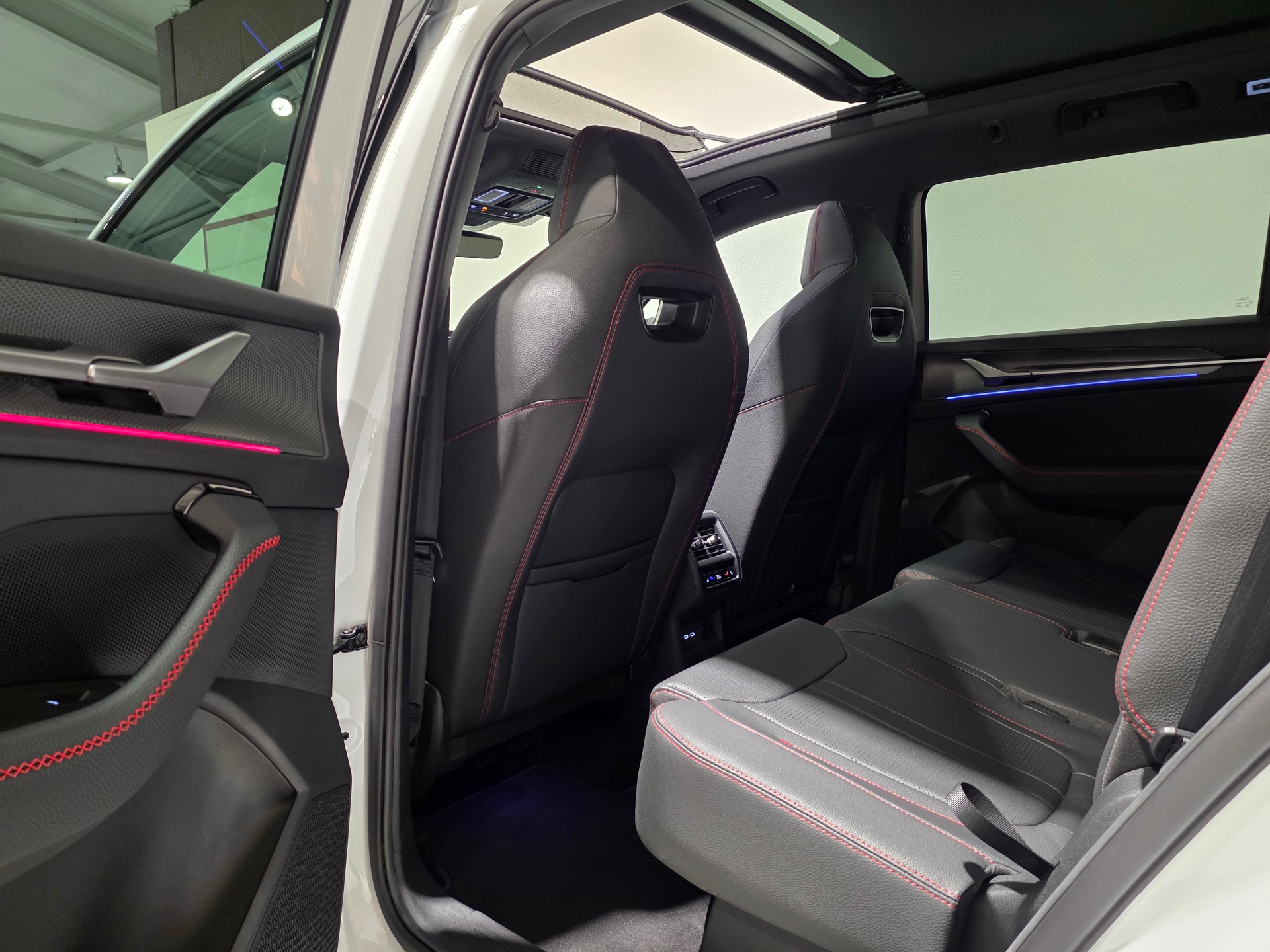 SKODA Kodiaq 2.0 TSI RS 4x4 7 Plätzer-image-15