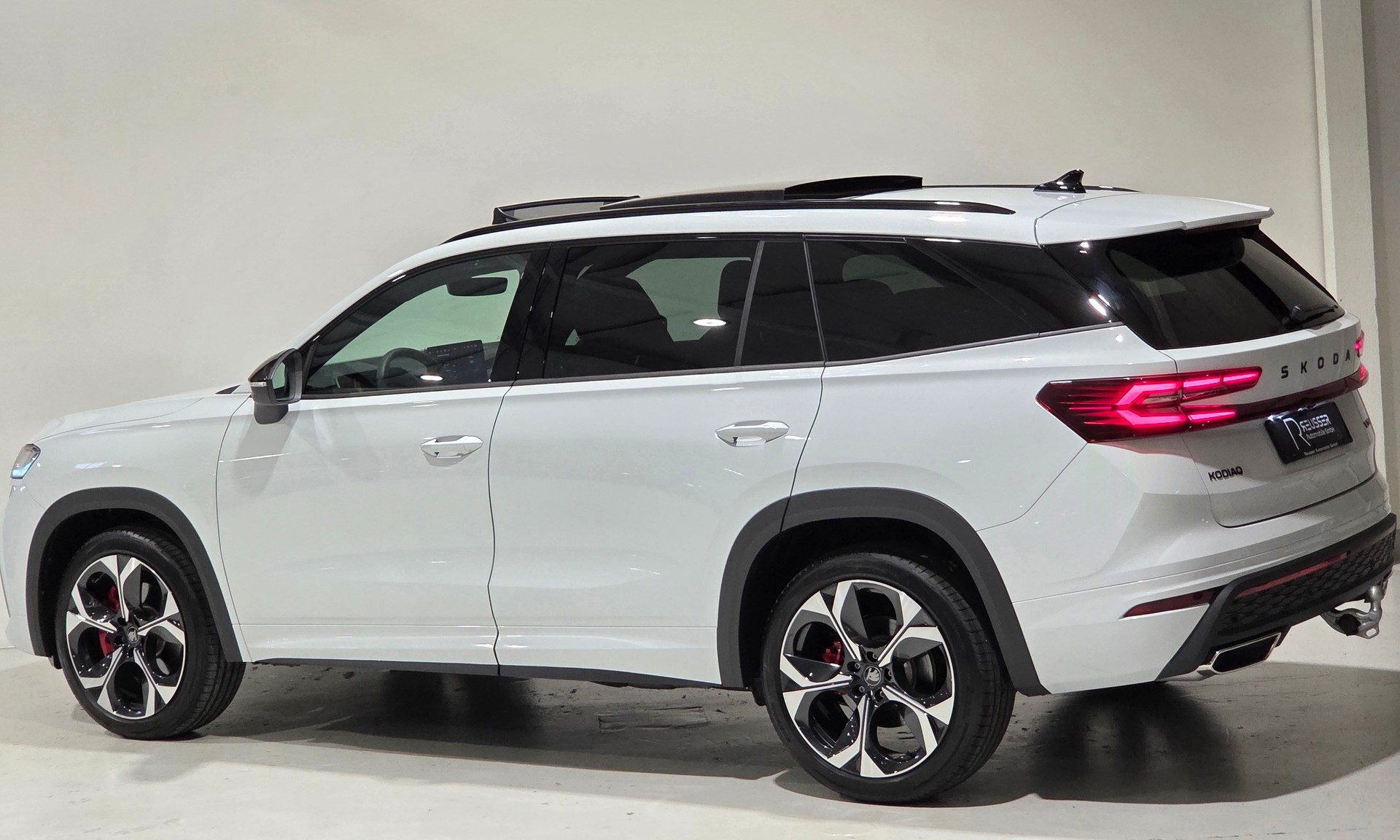 SKODA Kodiaq 2.0 TSI RS 4x4 7 Plätzer-showroom-element-2
