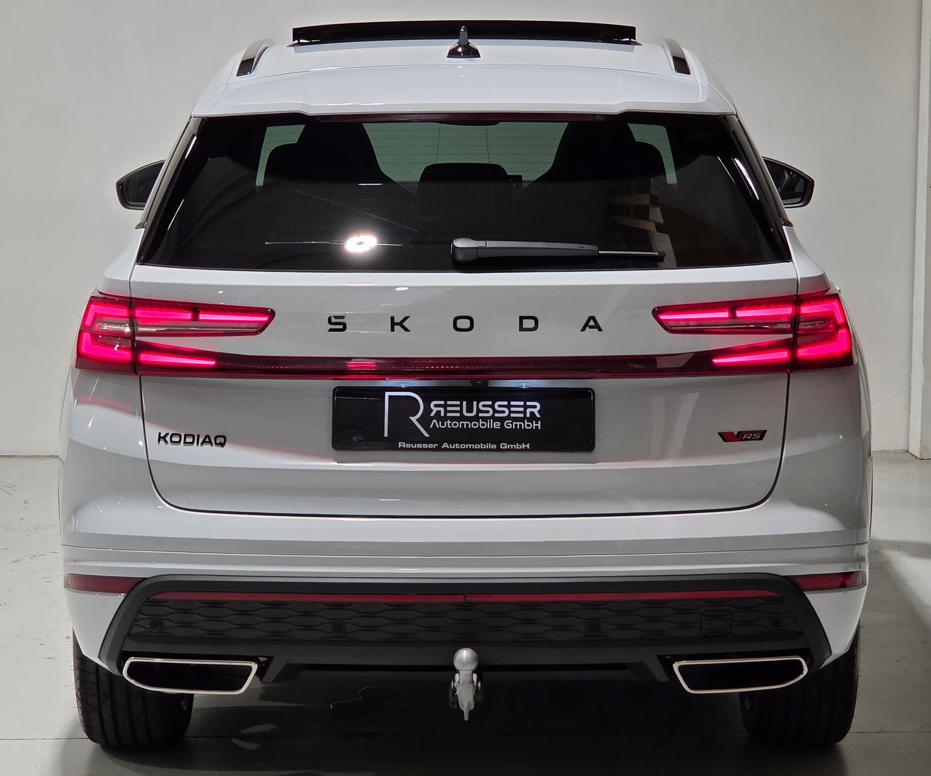 SKODA Kodiaq 2.0 TSI RS 4x4 7 Plätzer-showroom-element-3