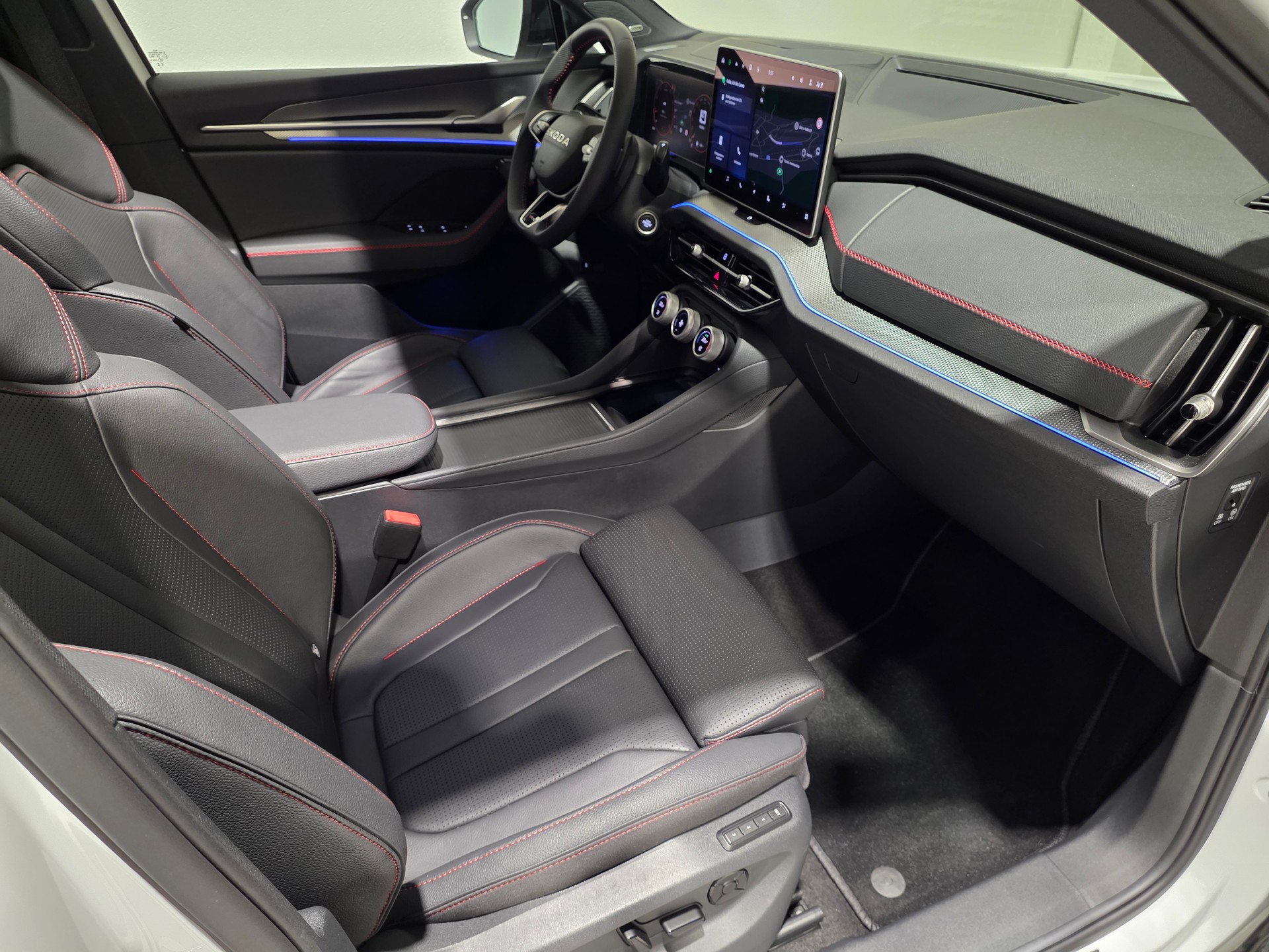 SKODA Kodiaq 2.0 TSI RS 4x4 7 Plätzer-image-21