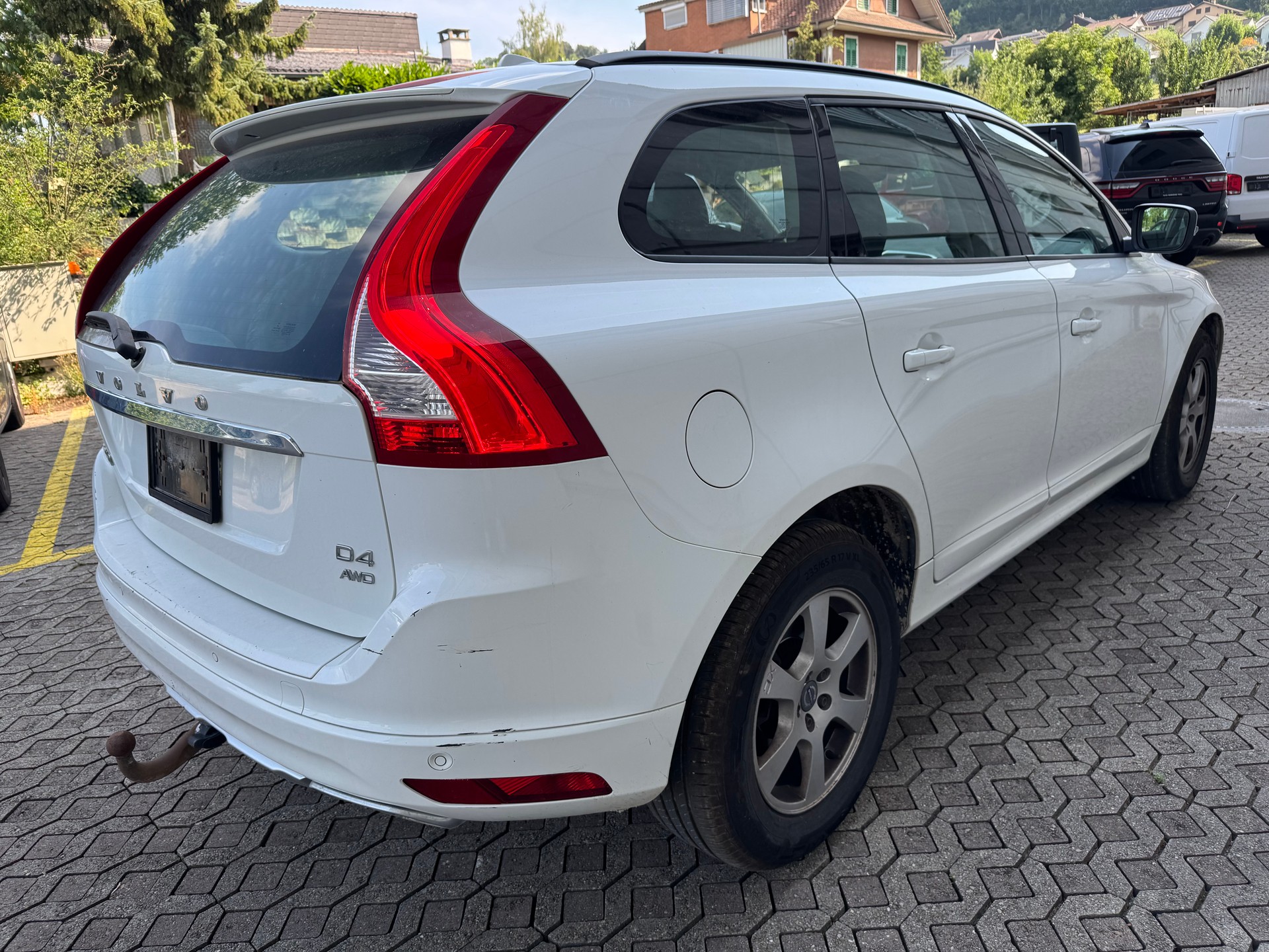 VOLVO XC60 D4 AWD Momentum Geartronic-image-5