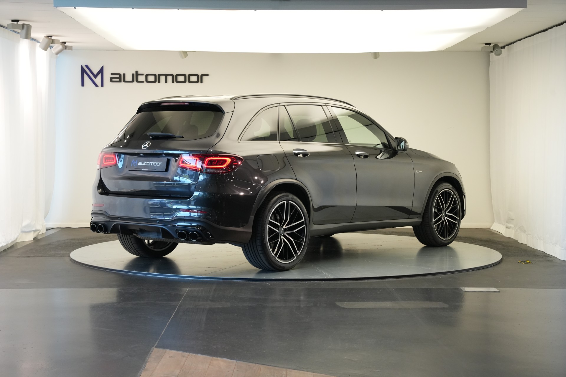 MERCEDES-BENZ GLC 43 AMG 4Matic 9G-Tronic *CH-FZ* *Pano* *Burmester* *HuD* *AHK*-image-4