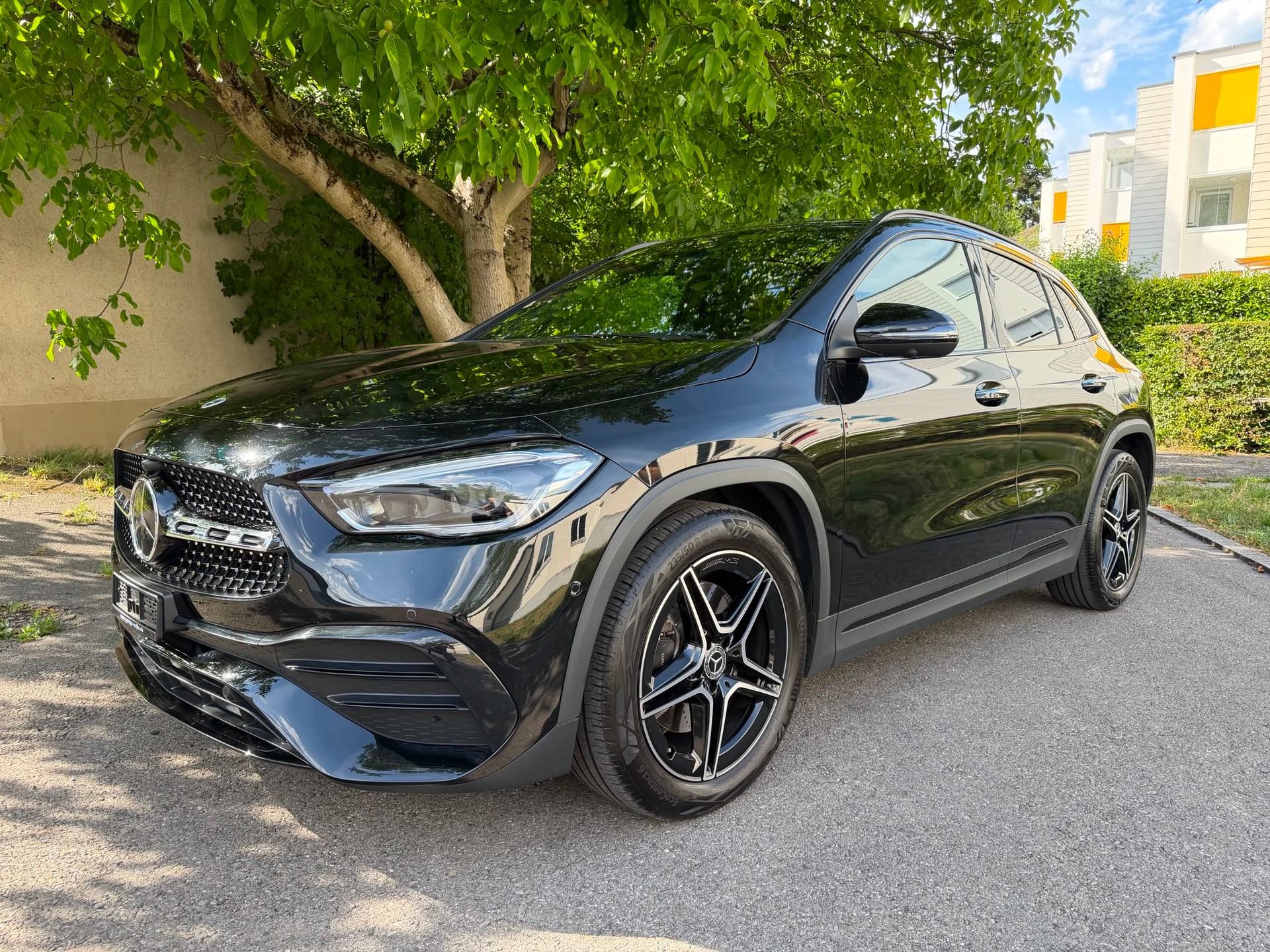 MERCEDES-BENZ GLA 250 4Matic AMG Line 8G-DCT