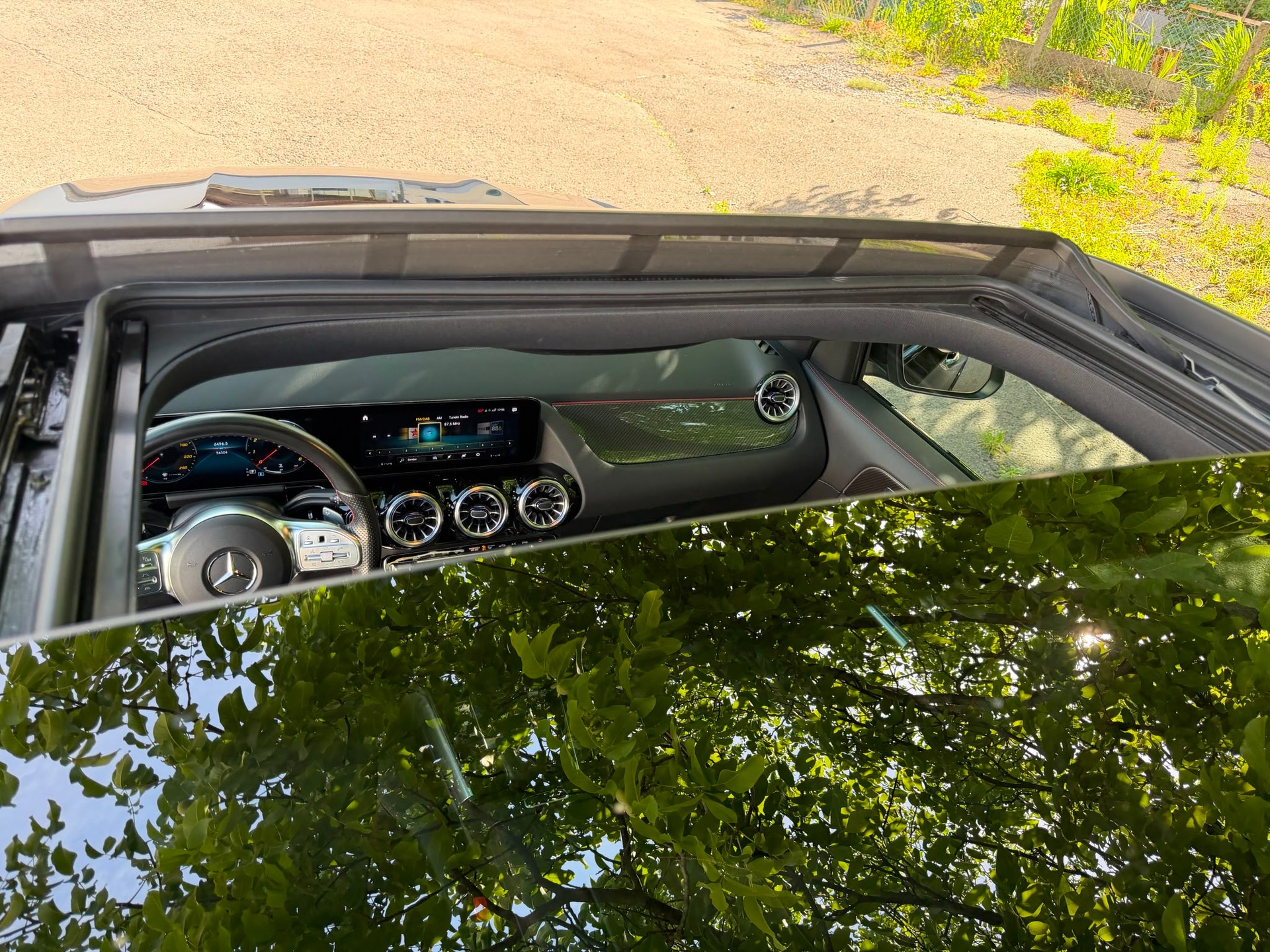 MERCEDES-BENZ GLA 250 4Matic AMG Line 8G-DCT-image-21
