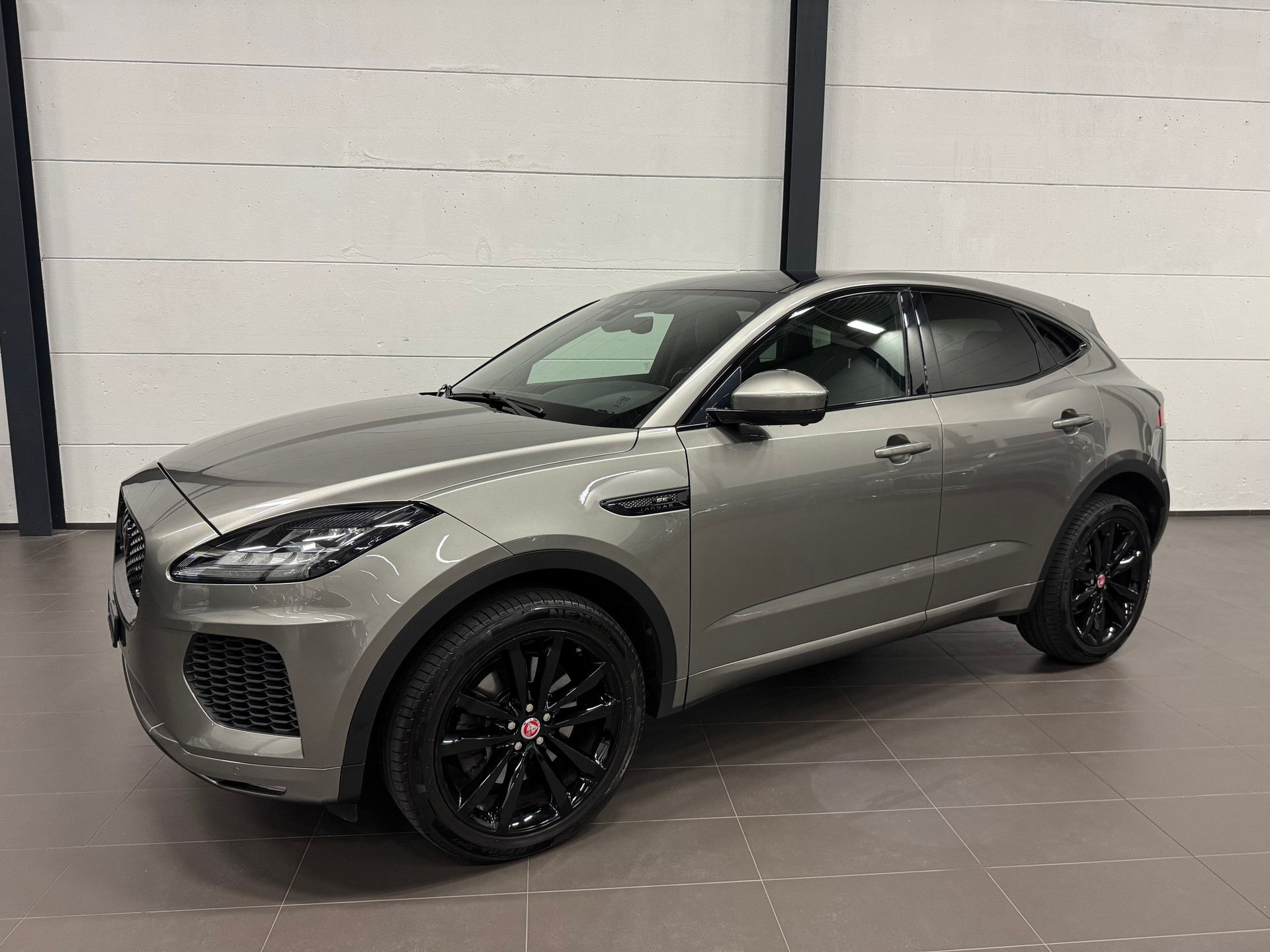 JAGUAR E-Pace P200 R-Dynamic SE AWD Automatik