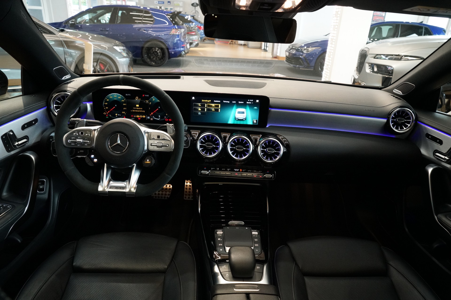 MERCEDES-BENZ CLA 45 S AMG 4Matic+ 8G-DCT-image-12