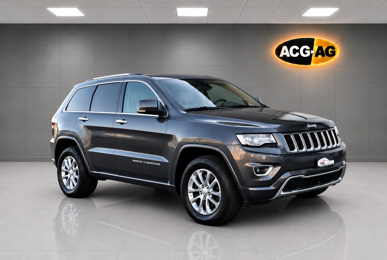 JEEP Grand Cherokee 3.0 CRD Overland Automatic ** Voll-Leder ** Gr-Navi ** RF-Kamera ** Anh-Kupplung ** Panorama-Glasdach ** Ab MFK
