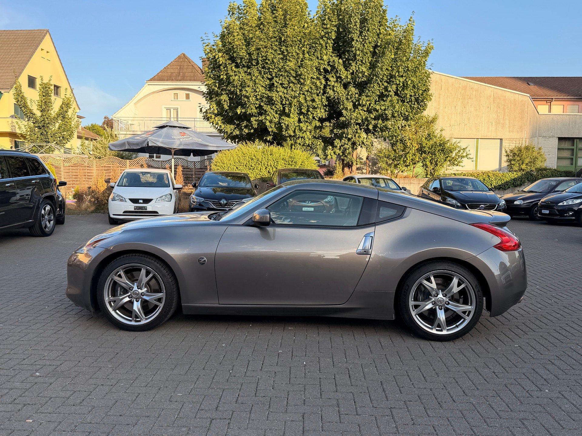 NISSAN 370 Z Pack-showroom-element-3