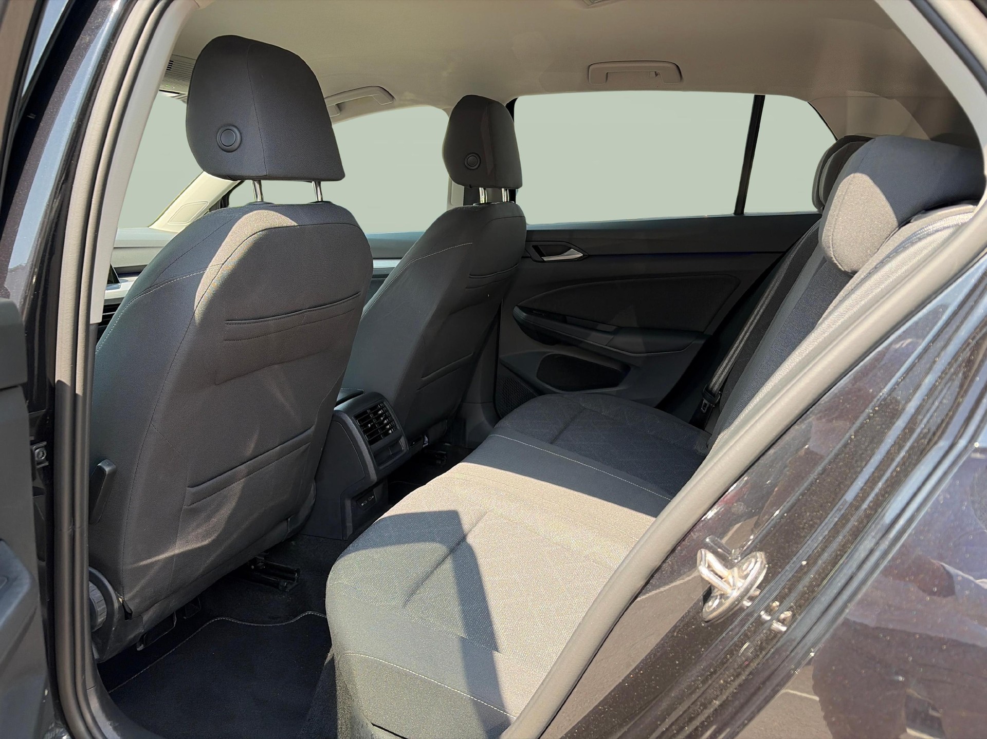 VW Golf VIII 1.5 eTSI 75 Edition-image-12