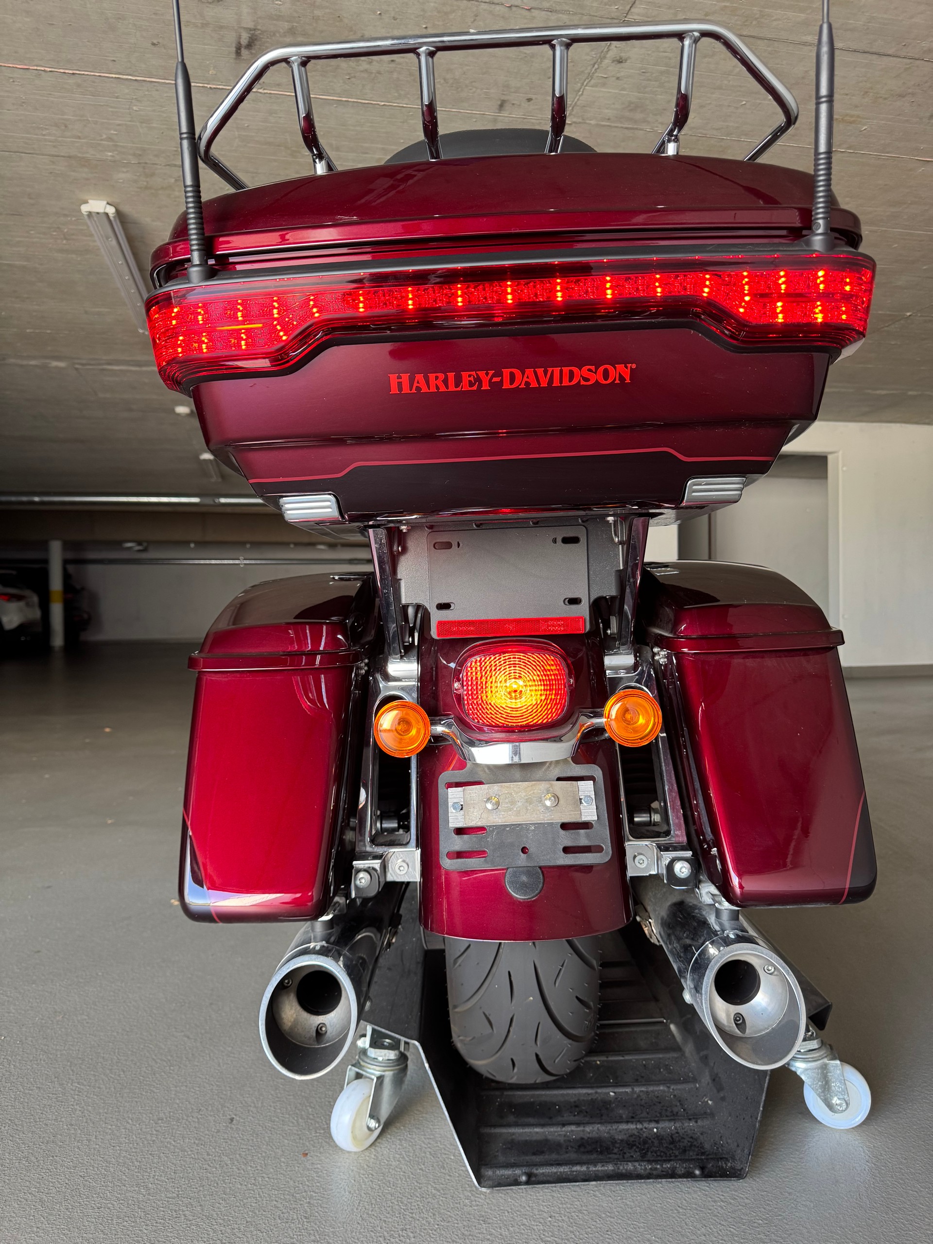 HARLEY-DAVIDSON FLHTK Electra Glide Ultra Limited-image-8