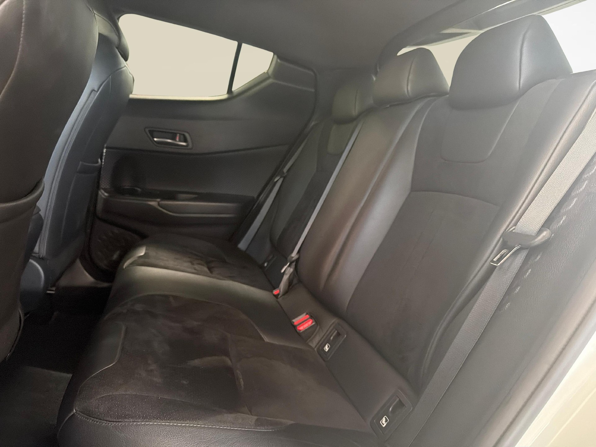 TOYOTA C-HR 2.0 VVTi HSD Move + Ruote invernali incluse-image-10