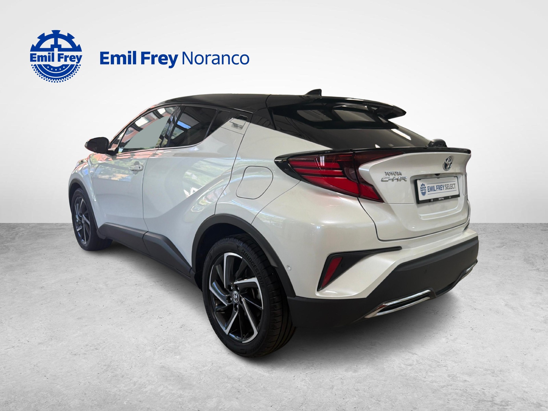 TOYOTA C-HR 2.0 VVTi HSD Move + Ruote invernali incluse-showroom-element-2