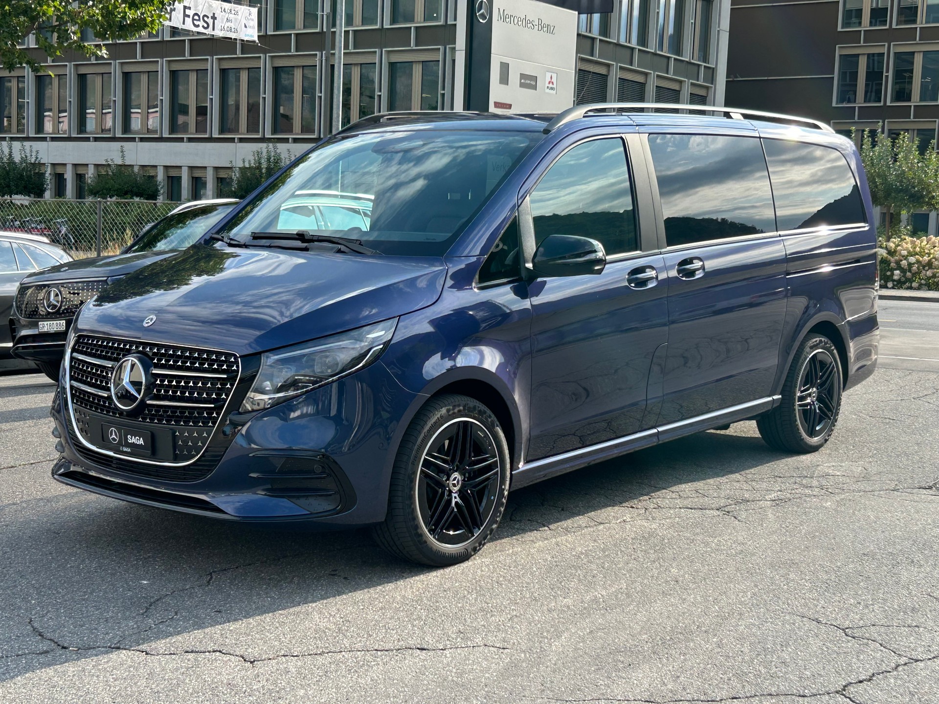 MERCEDES-BENZ V 300 d Exclusive L SWISS EDITION 4MATIC-showroom-element-2