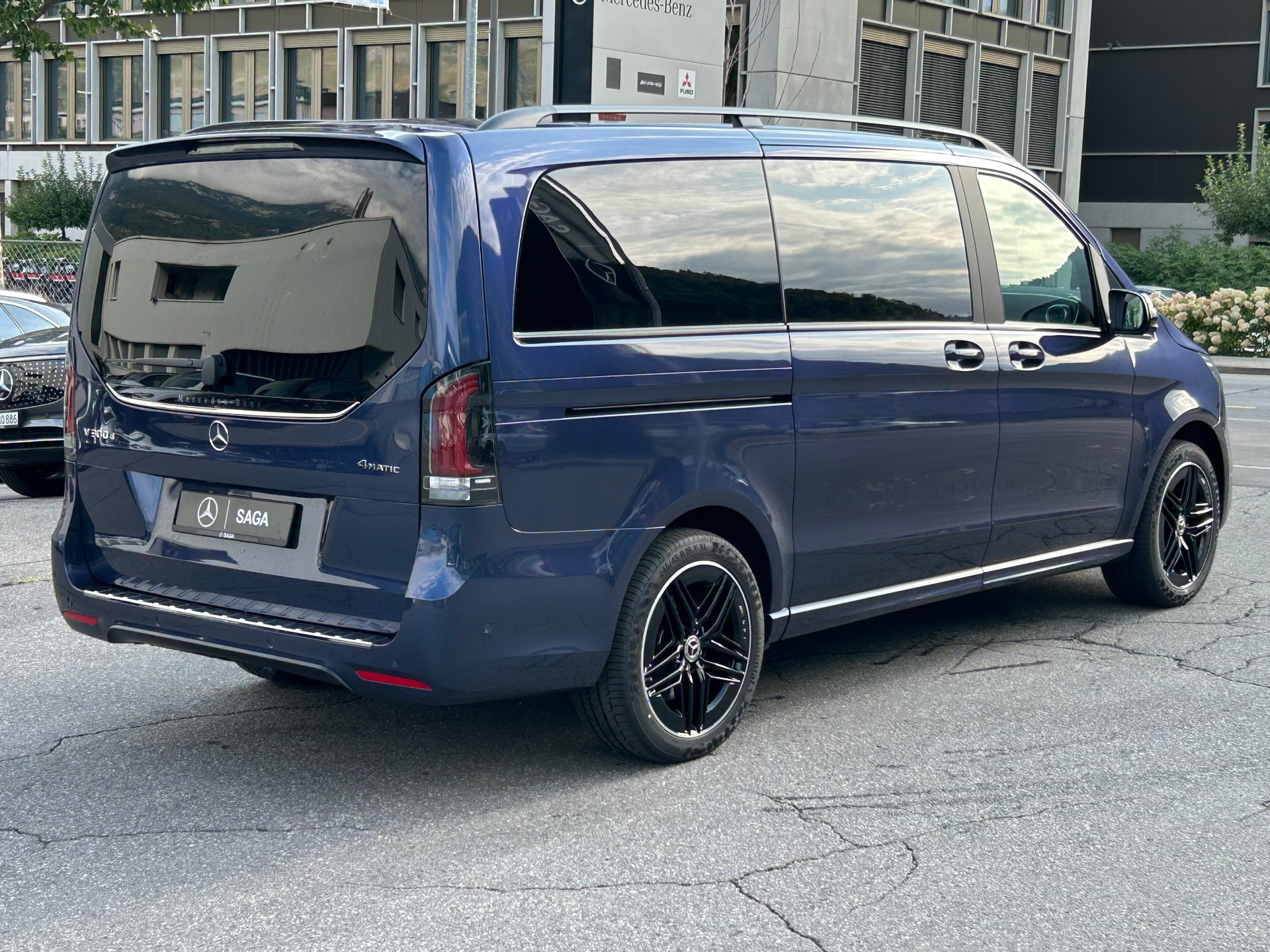 MERCEDES-BENZ V 300 d Exclusive L SWISS EDITION 4MATIC-image-15