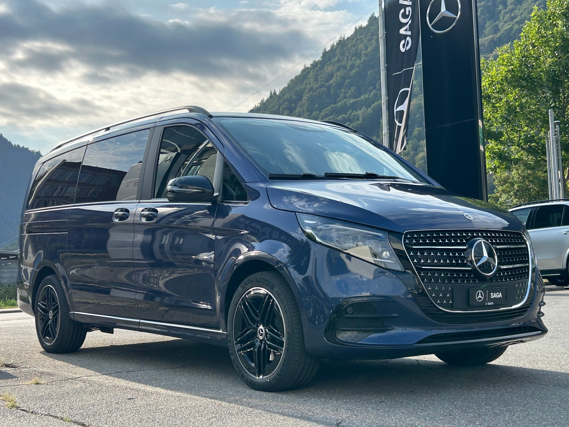 MERCEDES-BENZ V 300 d Exclusive L SWISS EDITION 4MATIC
