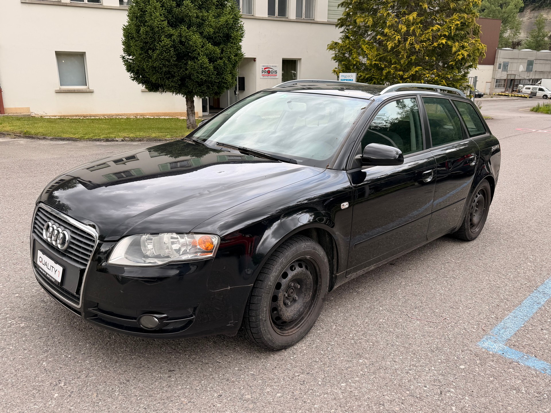 AUDI A4 Avant 2.0-showroom-element-1