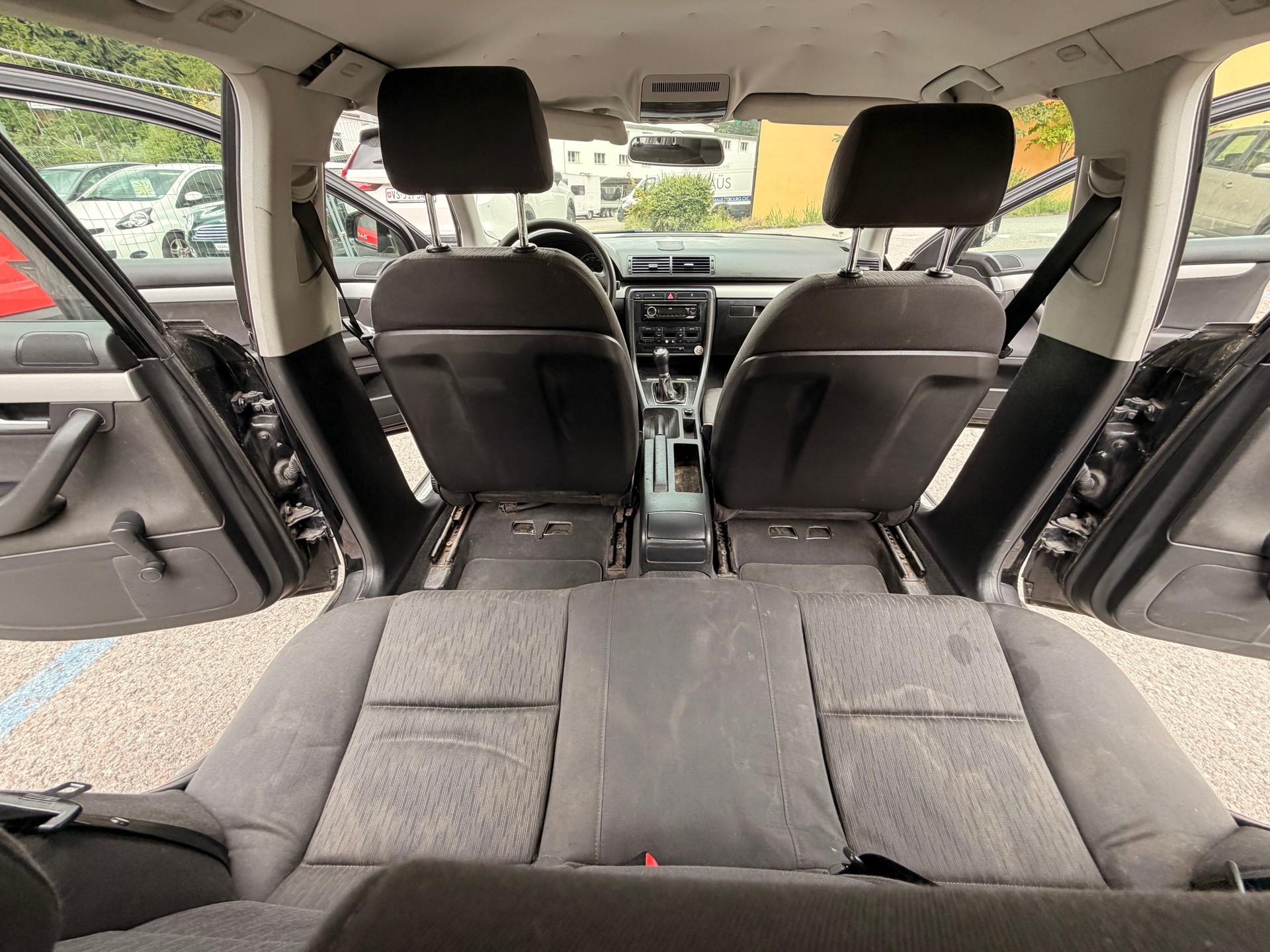 AUDI A4 Avant 2.0-image-23