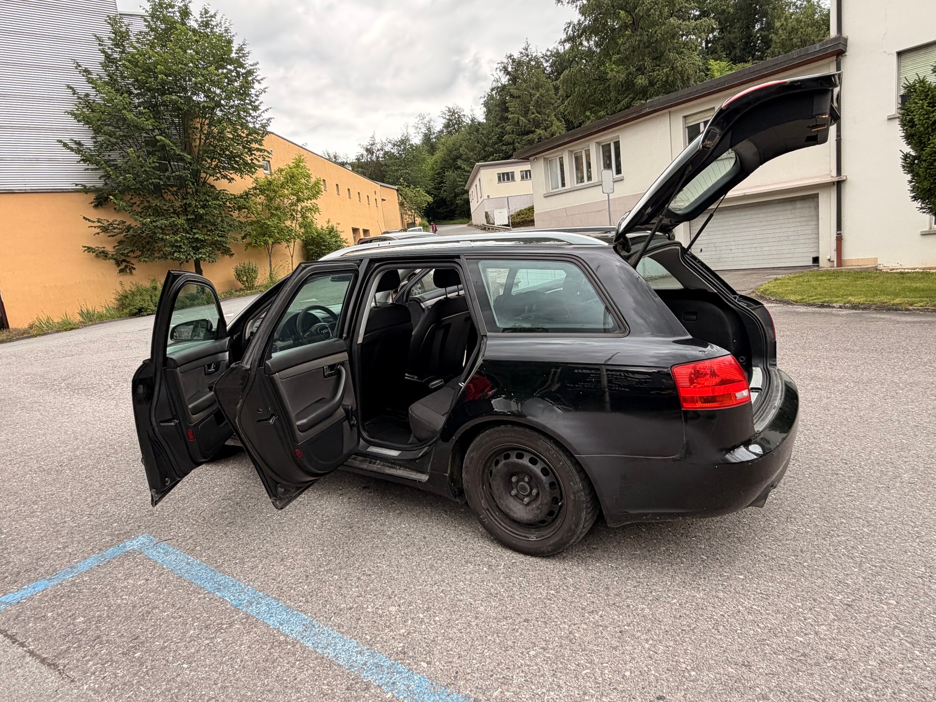 AUDI A4 Avant 2.0-image-18