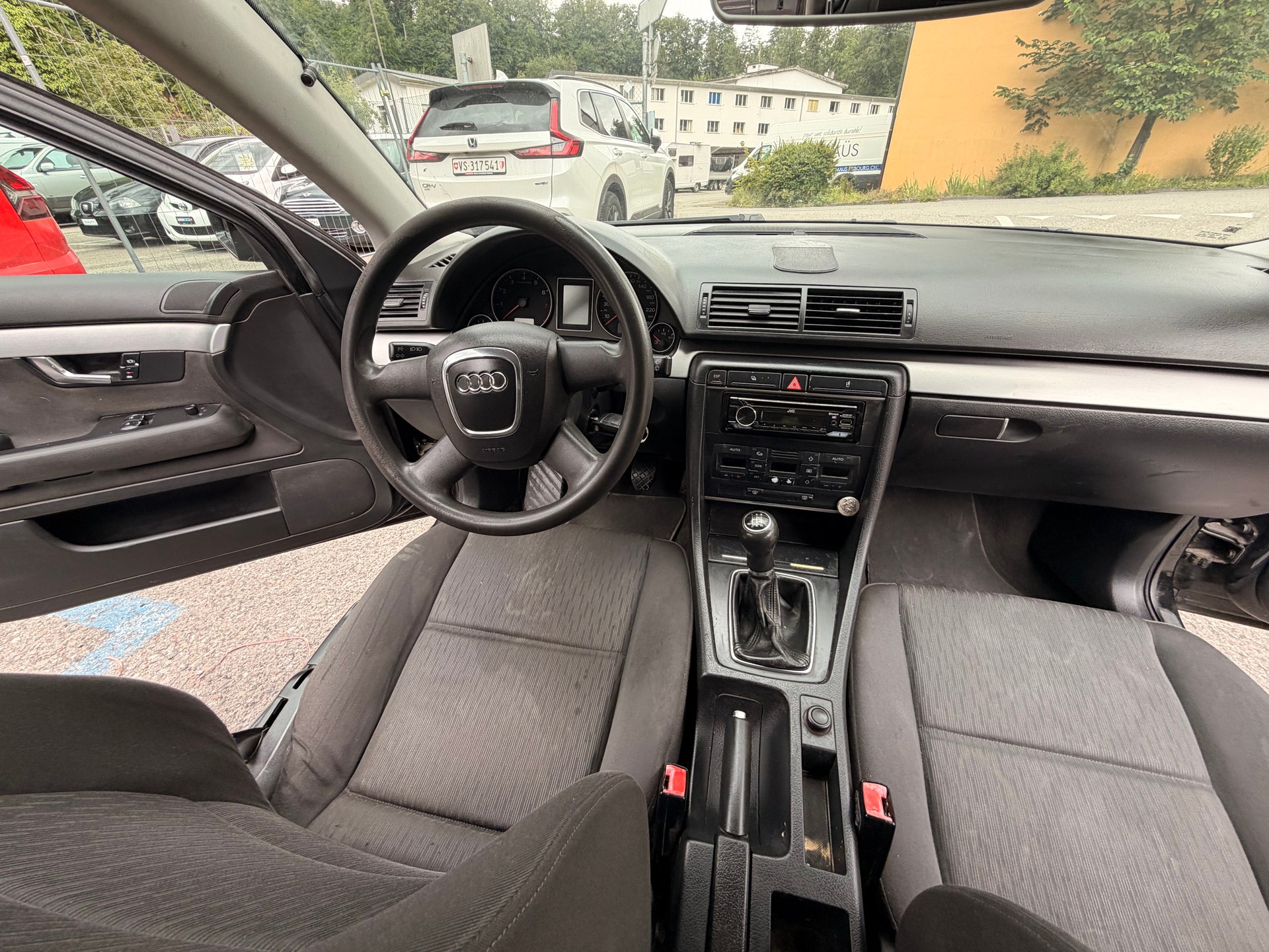 AUDI A4 Avant 2.0-image-24