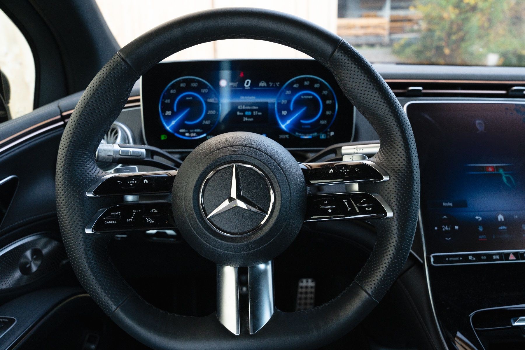 MERCEDES-BENZ EQS 450 4Matic-showroom-element-2