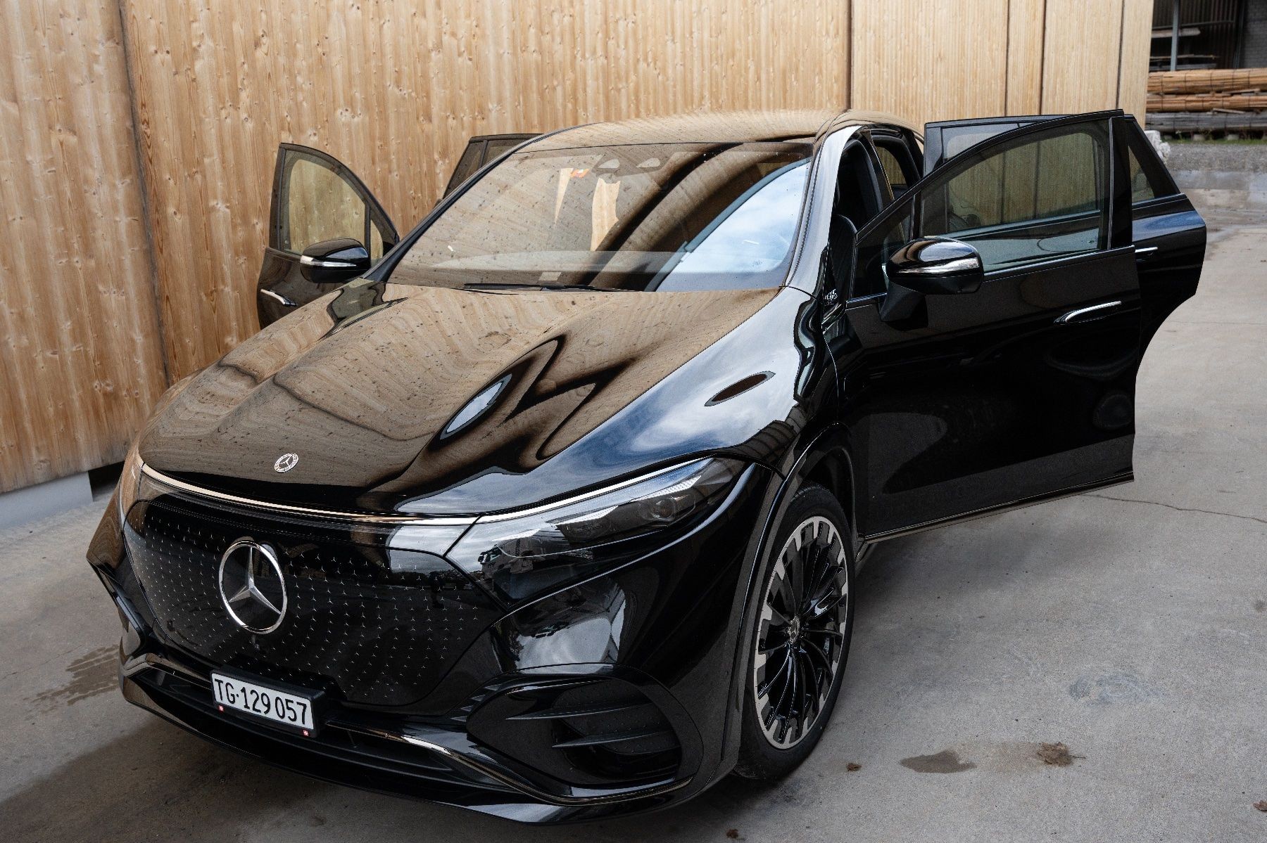 MERCEDES-BENZ EQS 450 4Matic-showroom-element-1