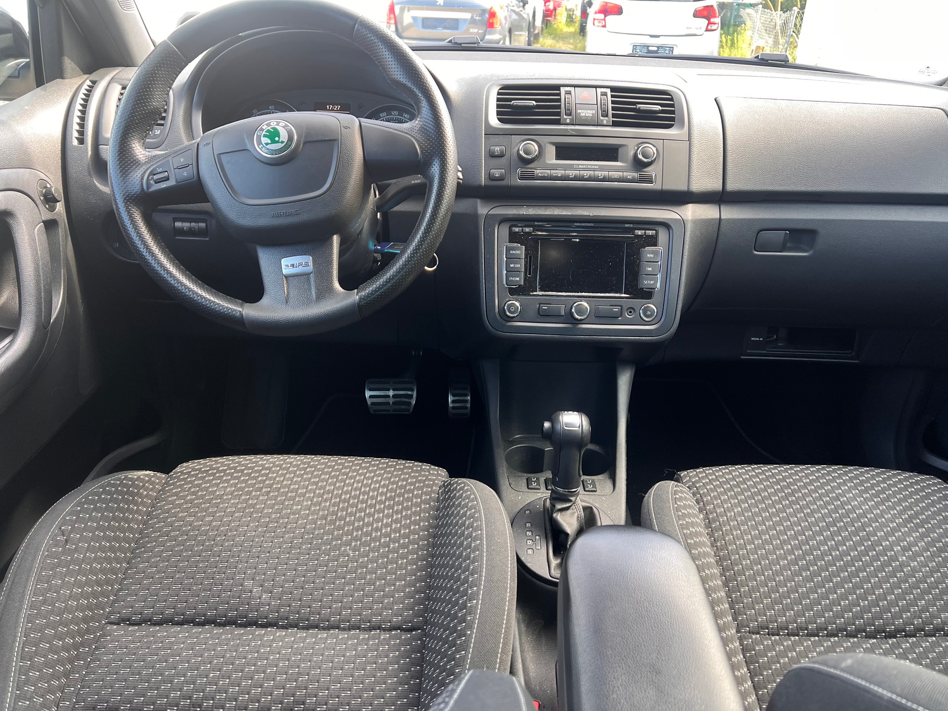 SKODA Fabia 1.4 TSI RS DSG-image-8