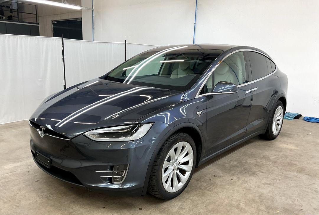 TESLA Model X 75 D