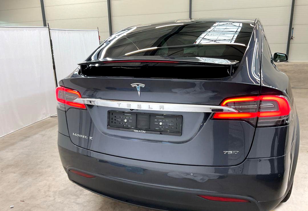 TESLA Model X 75 D-image-3