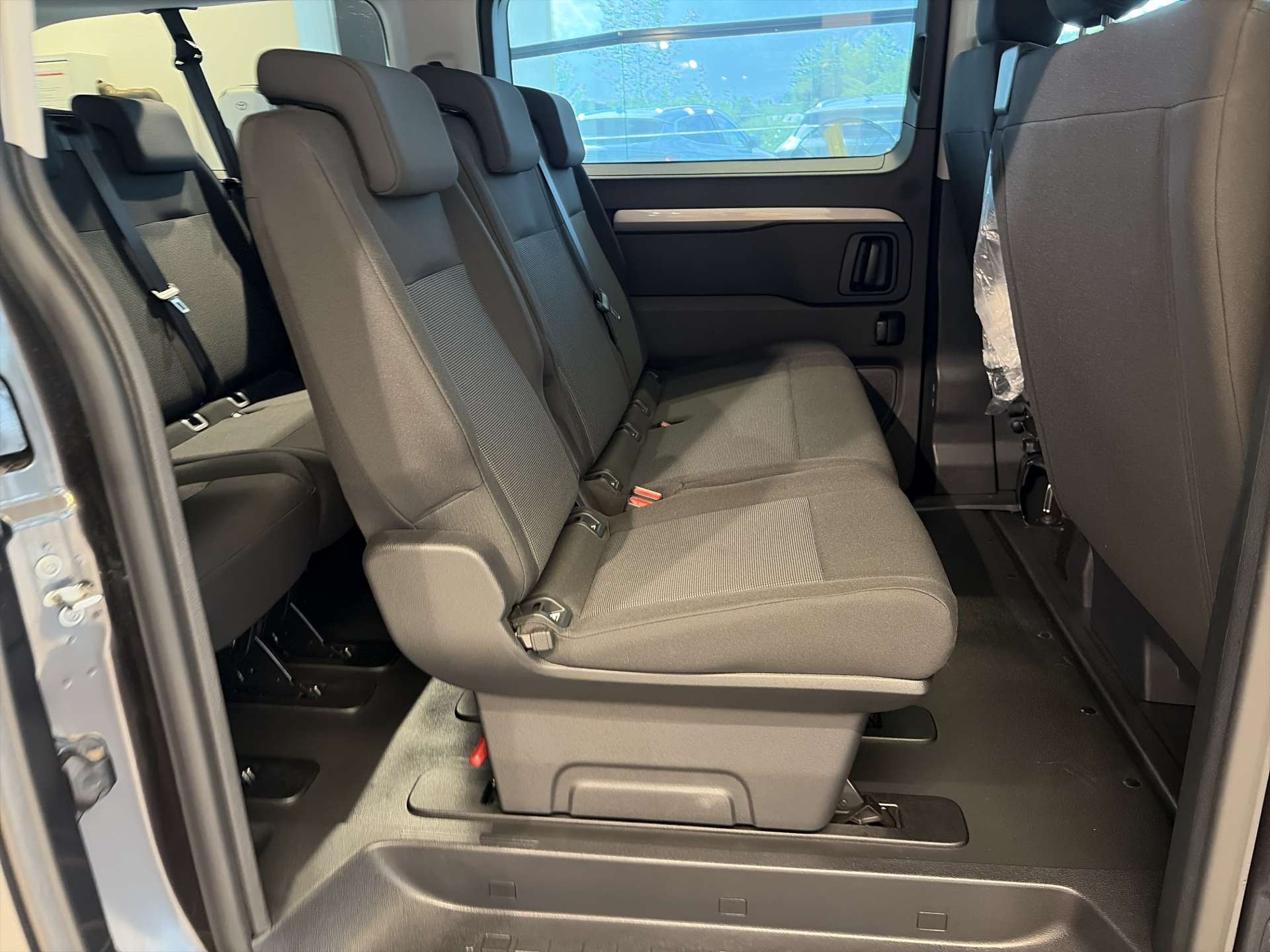 CITROEN Spacetourer 2.2 BlueHDi You XL EAT8-Automat 9-Plätzer-image-14