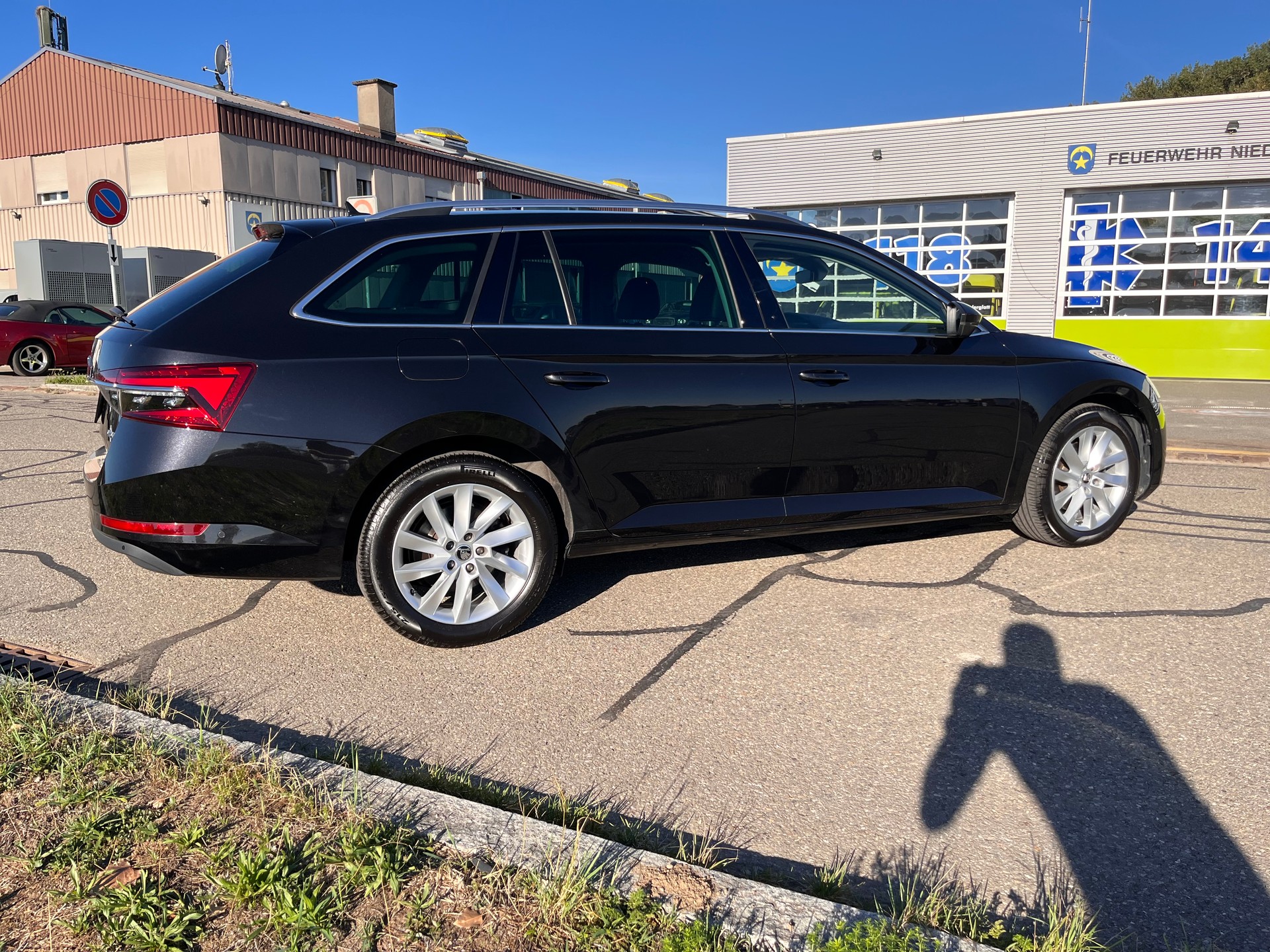 SKODA Superb Combi 2.0 TDi Style 4x4 DSG * MY SKODA PAKET - LEDER ALCANTARA - 1.HAND - AHK 2200kg *-image-5