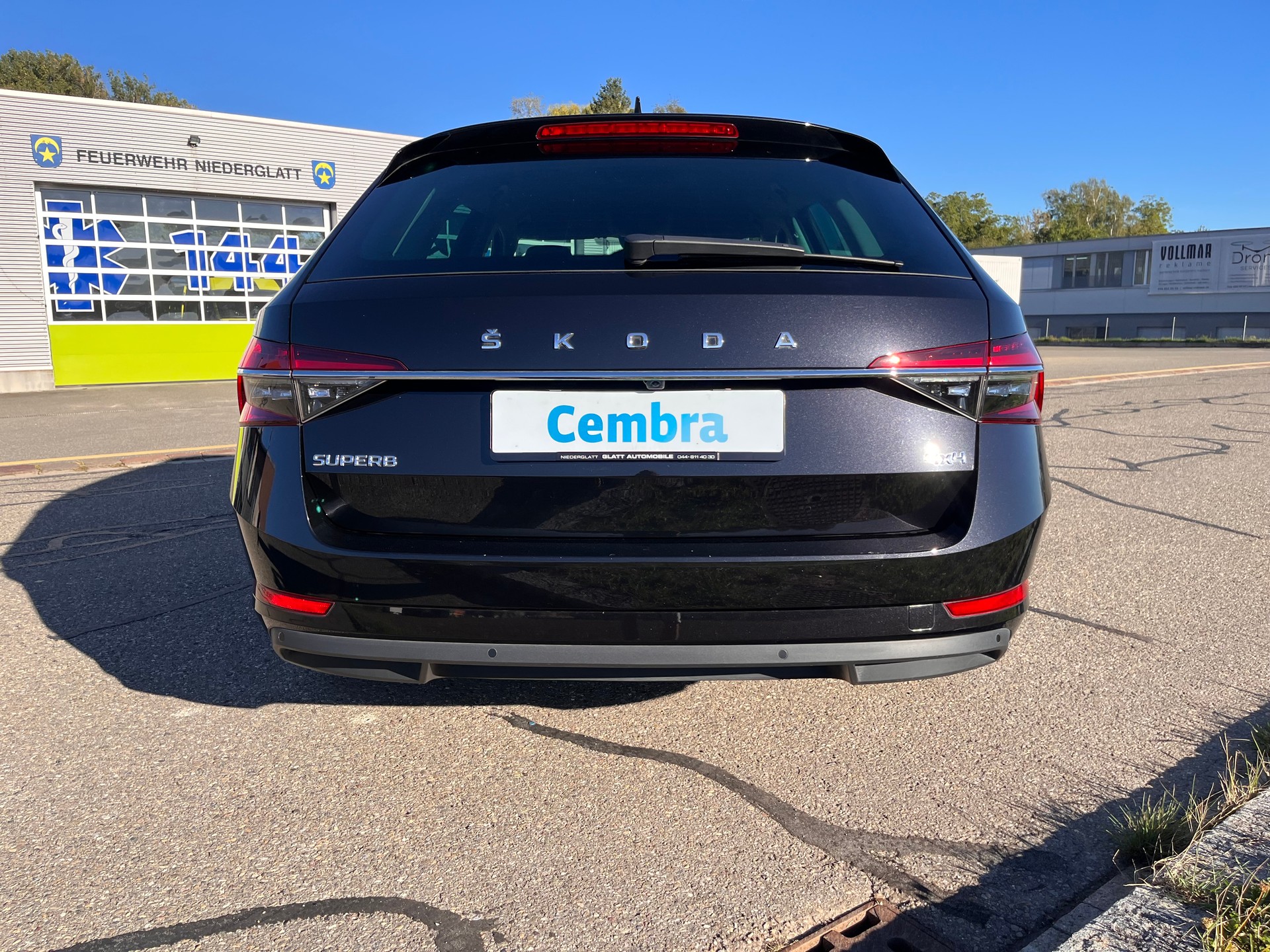 SKODA Superb Combi 2.0 TDi Style 4x4 DSG * MY SKODA PAKET - LEDER ALCANTARA - 1.HAND - AHK 2200kg *-showroom-element-3