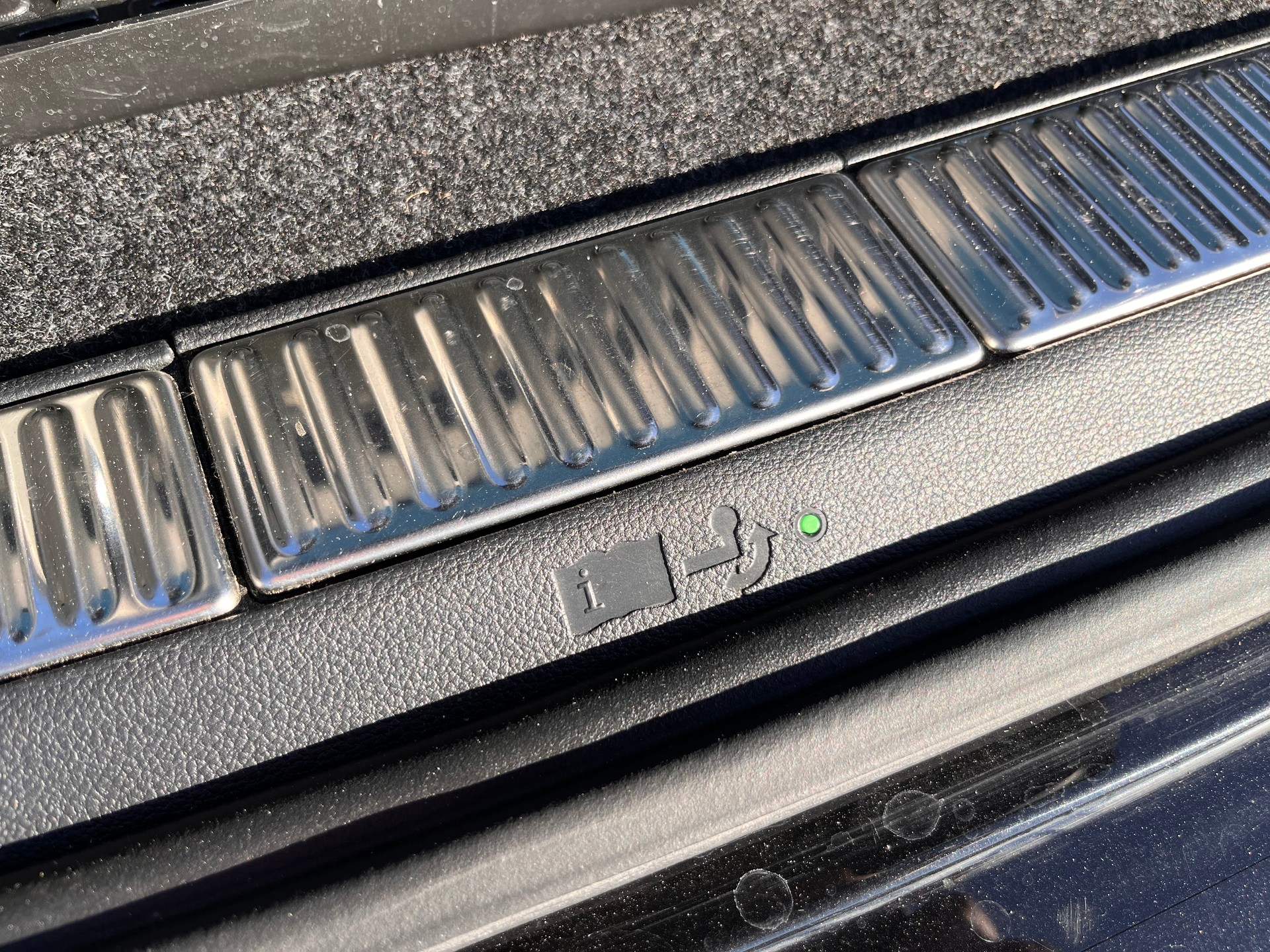 SKODA Superb Combi 2.0 TDi Style 4x4 DSG * MY SKODA PAKET - LEDER ALCANTARA - 1.HAND - AHK 2200kg *-image-20