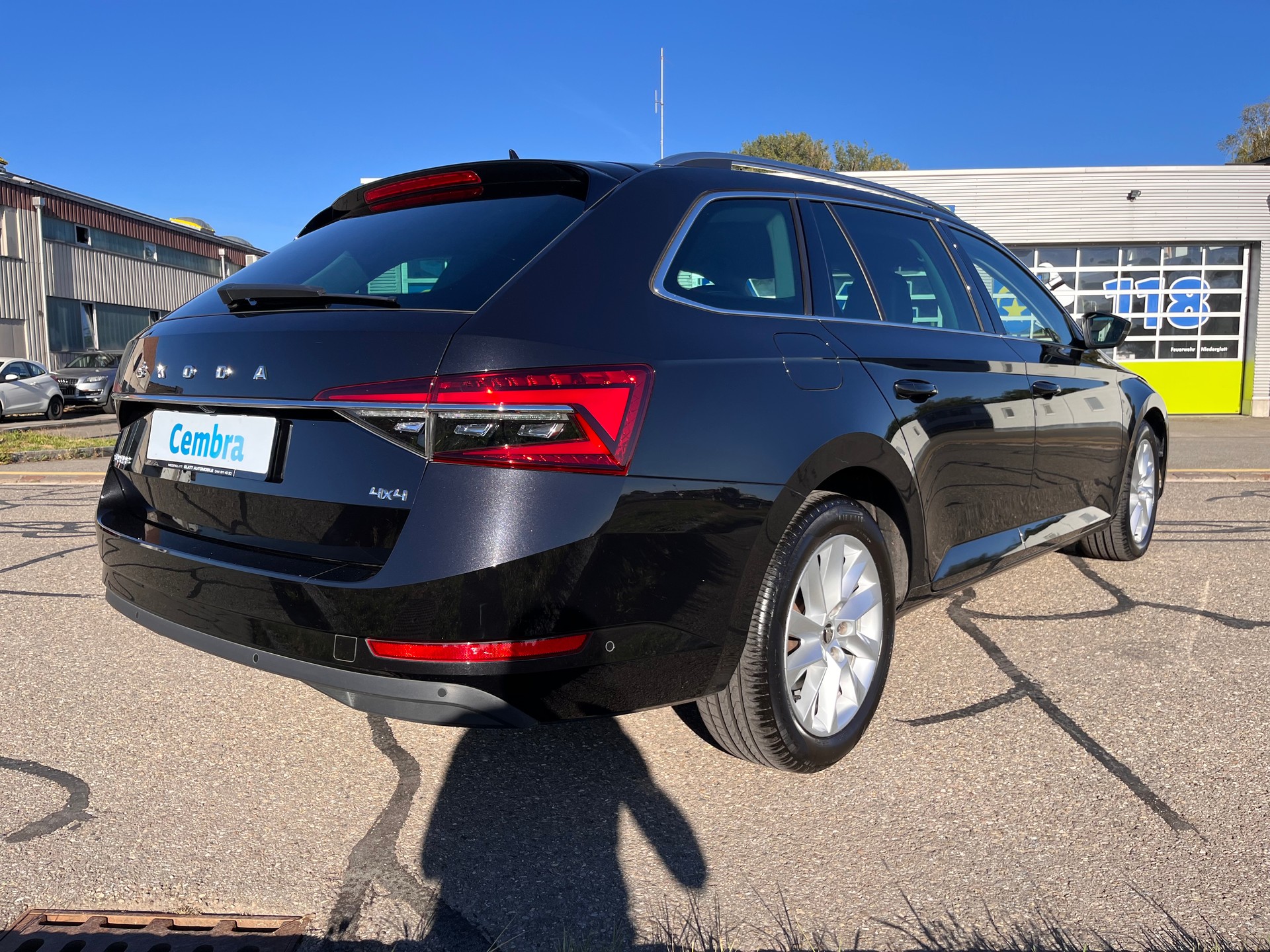 SKODA Superb Combi 2.0 TDi Style 4x4 DSG * MY SKODA PAKET - LEDER ALCANTARA - 1.HAND - AHK 2200kg *-image-4