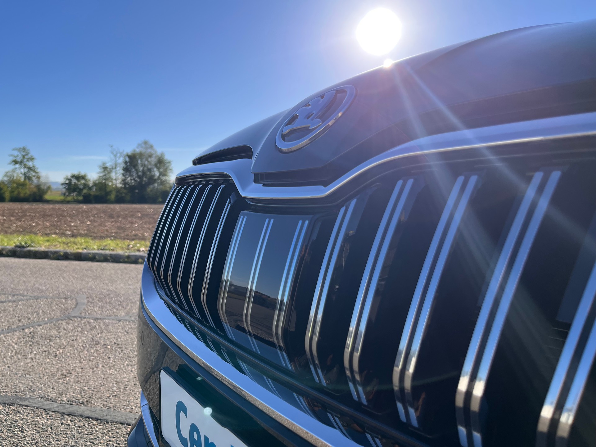 SKODA Superb Combi 2.0 TDi Style 4x4 DSG * MY SKODA PAKET - LEDER ALCANTARA - 1.HAND - AHK 2200kg *-image-9