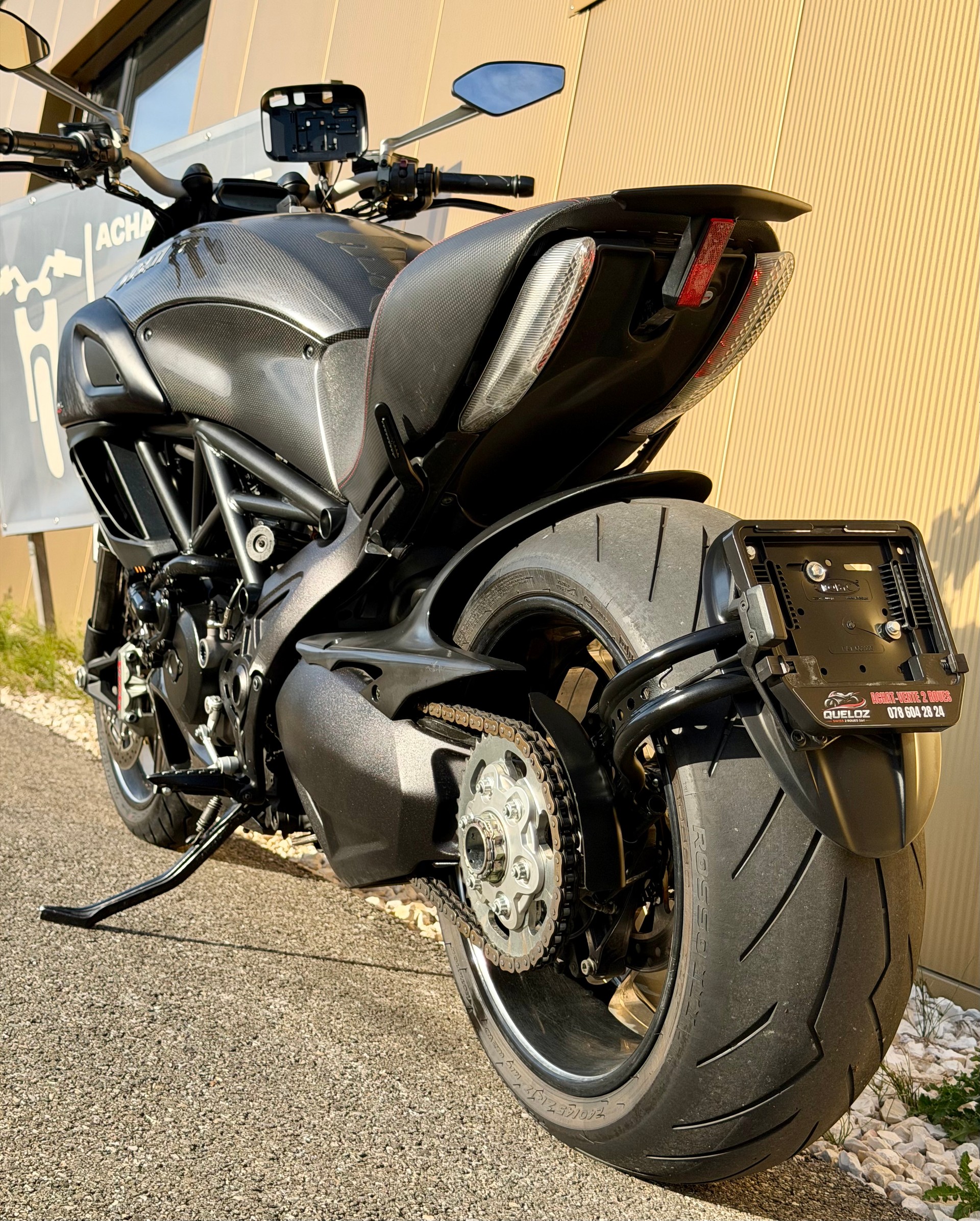 DUCATI Diavel 1200 Carbon-image-12