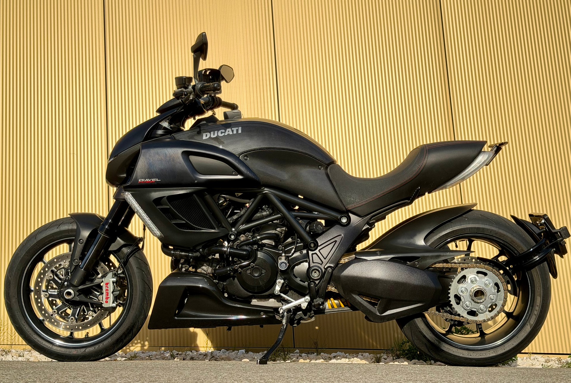 DUCATI Diavel 1200 Carbon-image-10