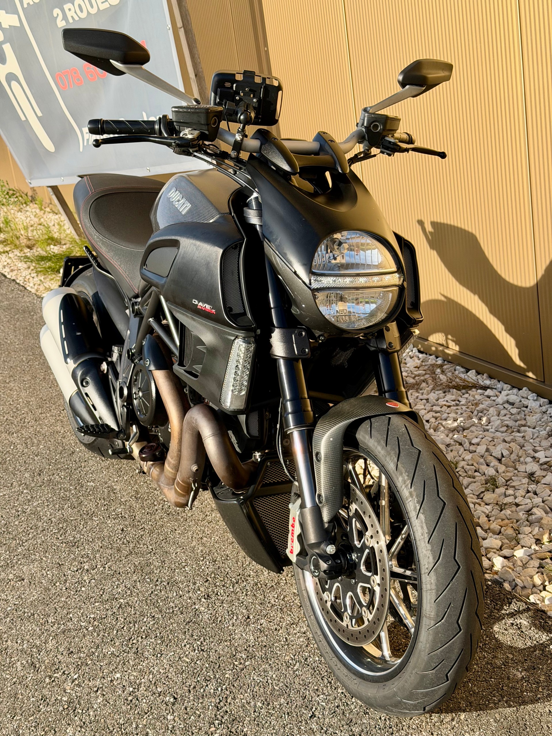 DUCATI Diavel 1200 Carbon-image-0