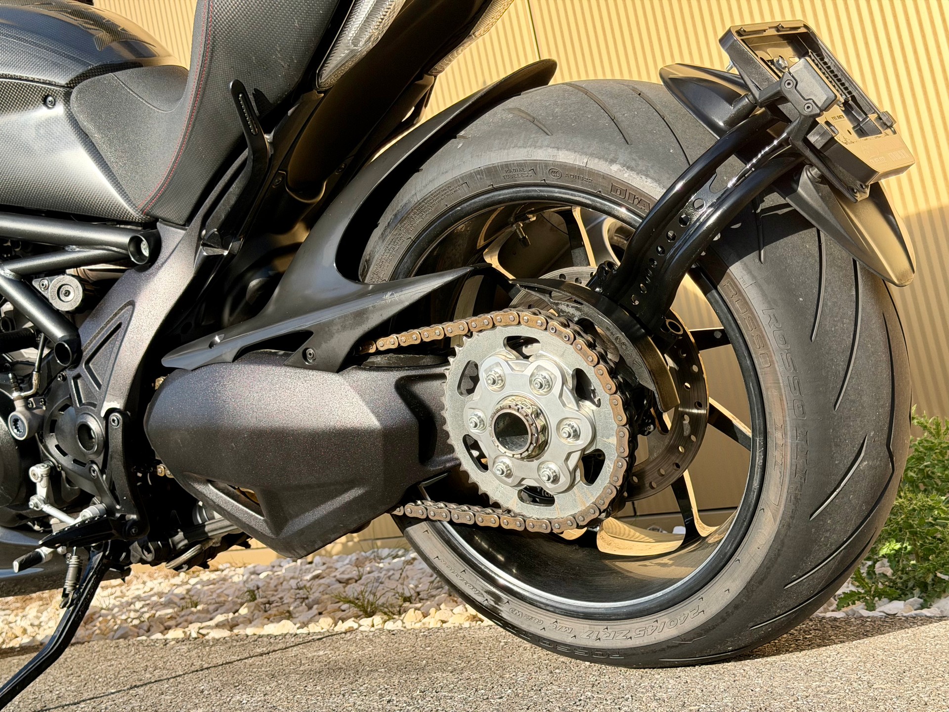 DUCATI Diavel 1200 Carbon-image-13