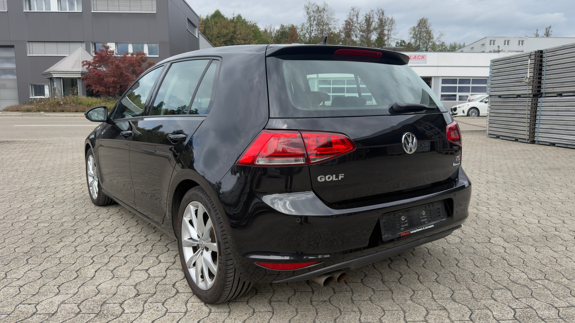 VW Golf 1.4 TSI Highline-showroom-element-2