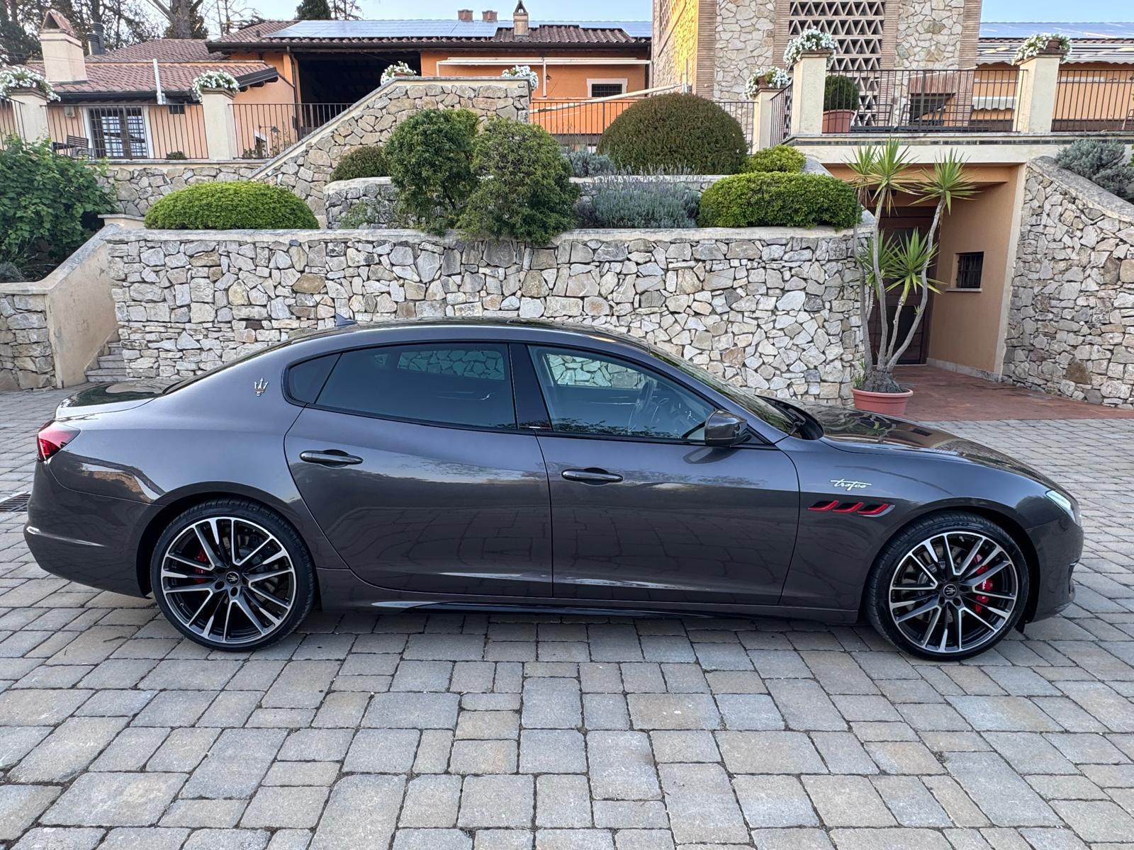 MASERATI 3.8 V8 Trofeo-image-1