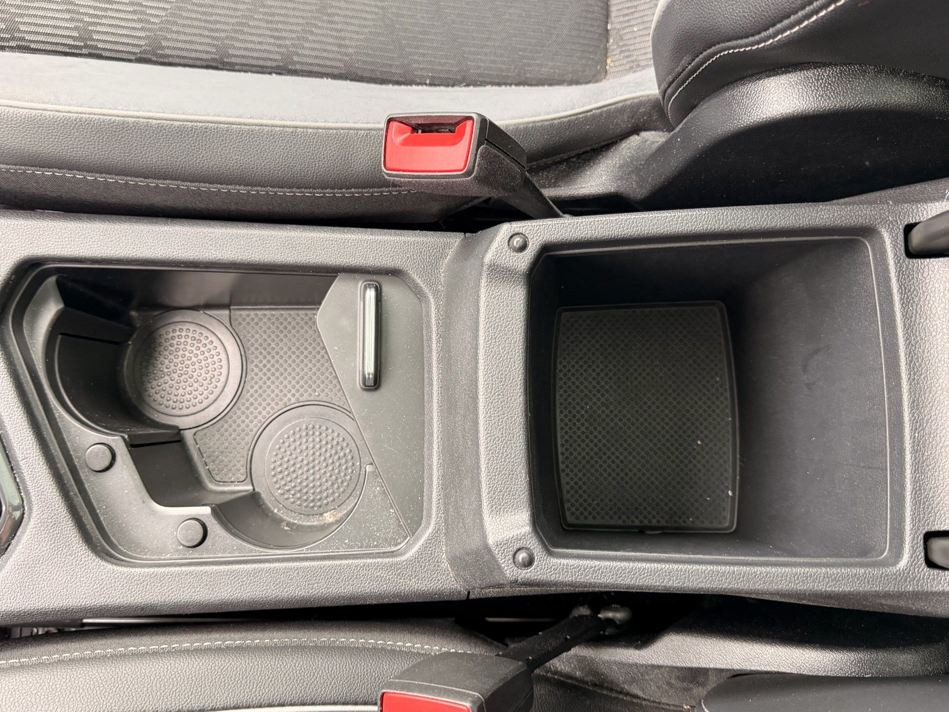 VW Tiguan Allspace R-LINE 4MOTION BLACK STYLE *** PANORAMAGLASDACH, 7-SITZER & ANHÄNGEKUPPLUNG***-image-22