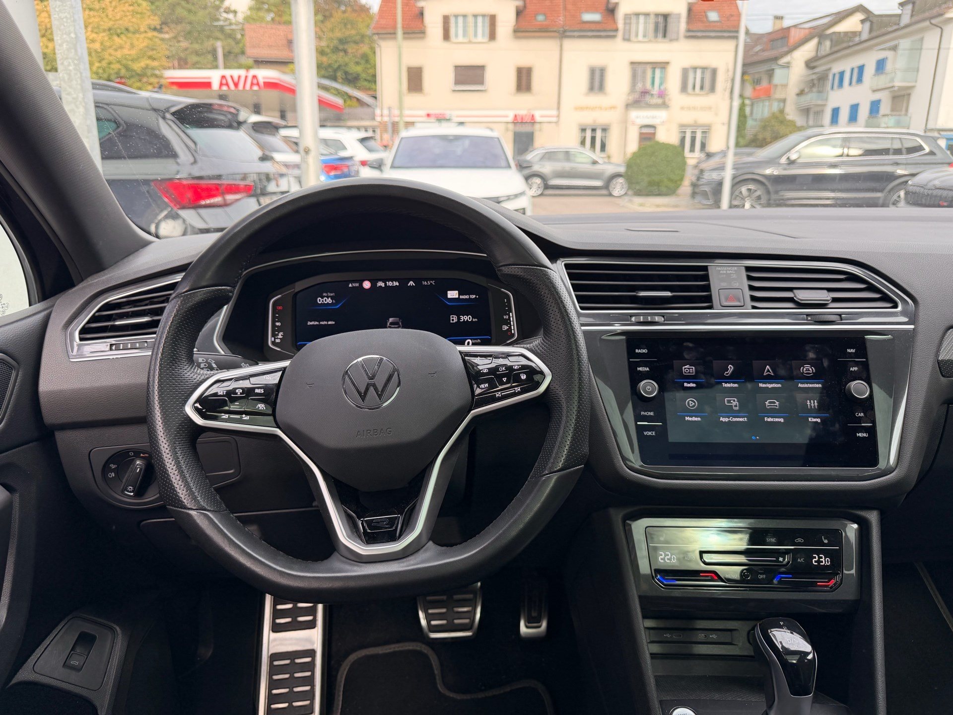VW Tiguan Allspace R-LINE 4MOTION BLACK STYLE *** PANORAMAGLASDACH, 7-SITZER & ANHÄNGEKUPPLUNG***-image-8
