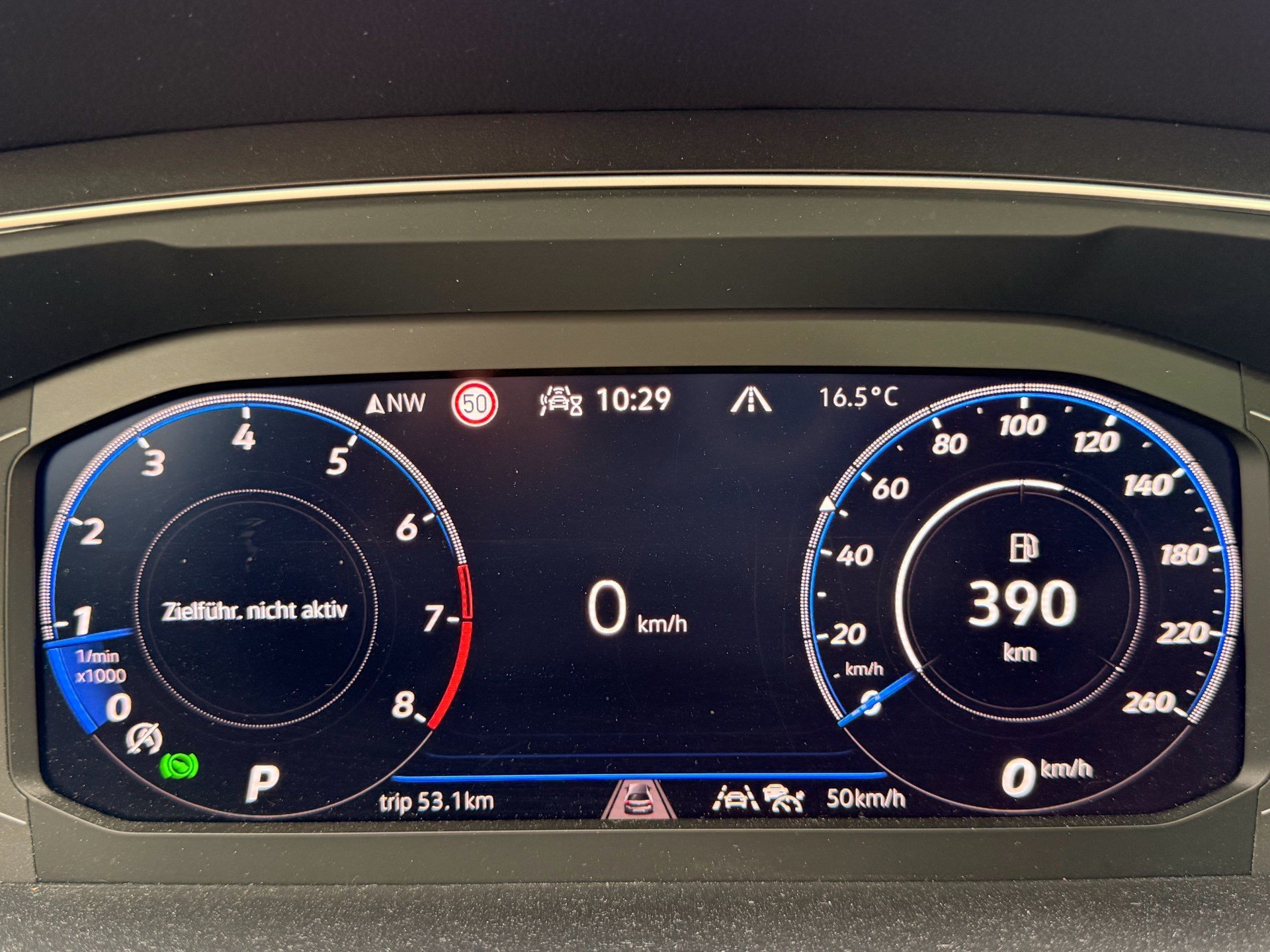 VW Tiguan Allspace R-LINE 4MOTION BLACK STYLE *** PANORAMAGLASDACH, 7-SITZER & ANHÄNGEKUPPLUNG***-image-9