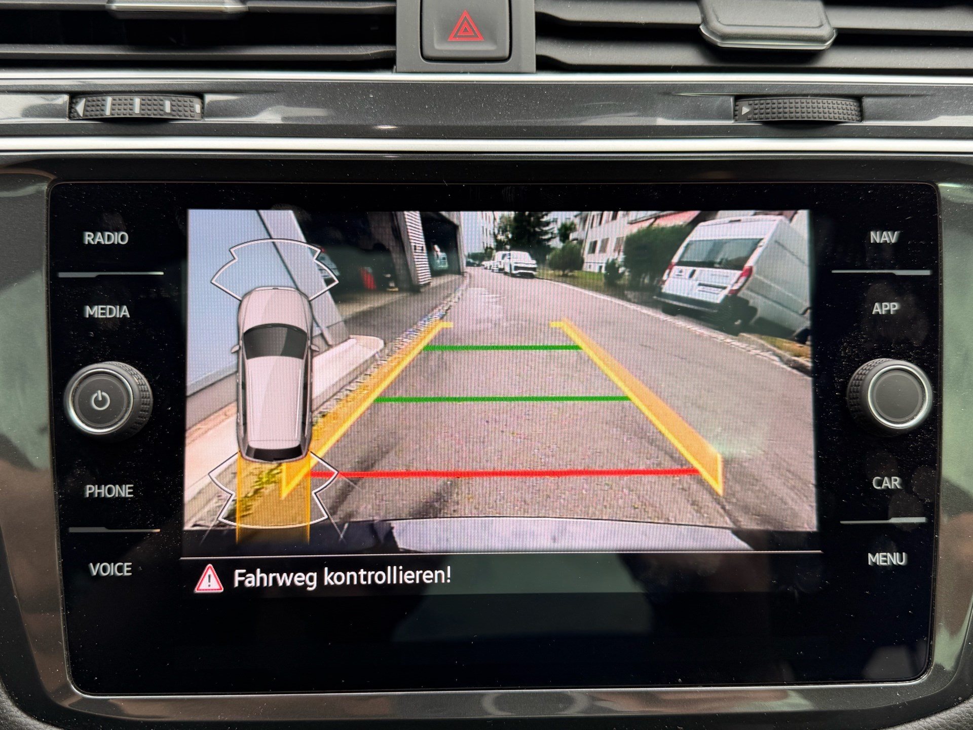 VW Tiguan Allspace R-LINE 4MOTION BLACK STYLE *** PANORAMAGLASDACH, 7-SITZER & ANHÄNGEKUPPLUNG***-image-15