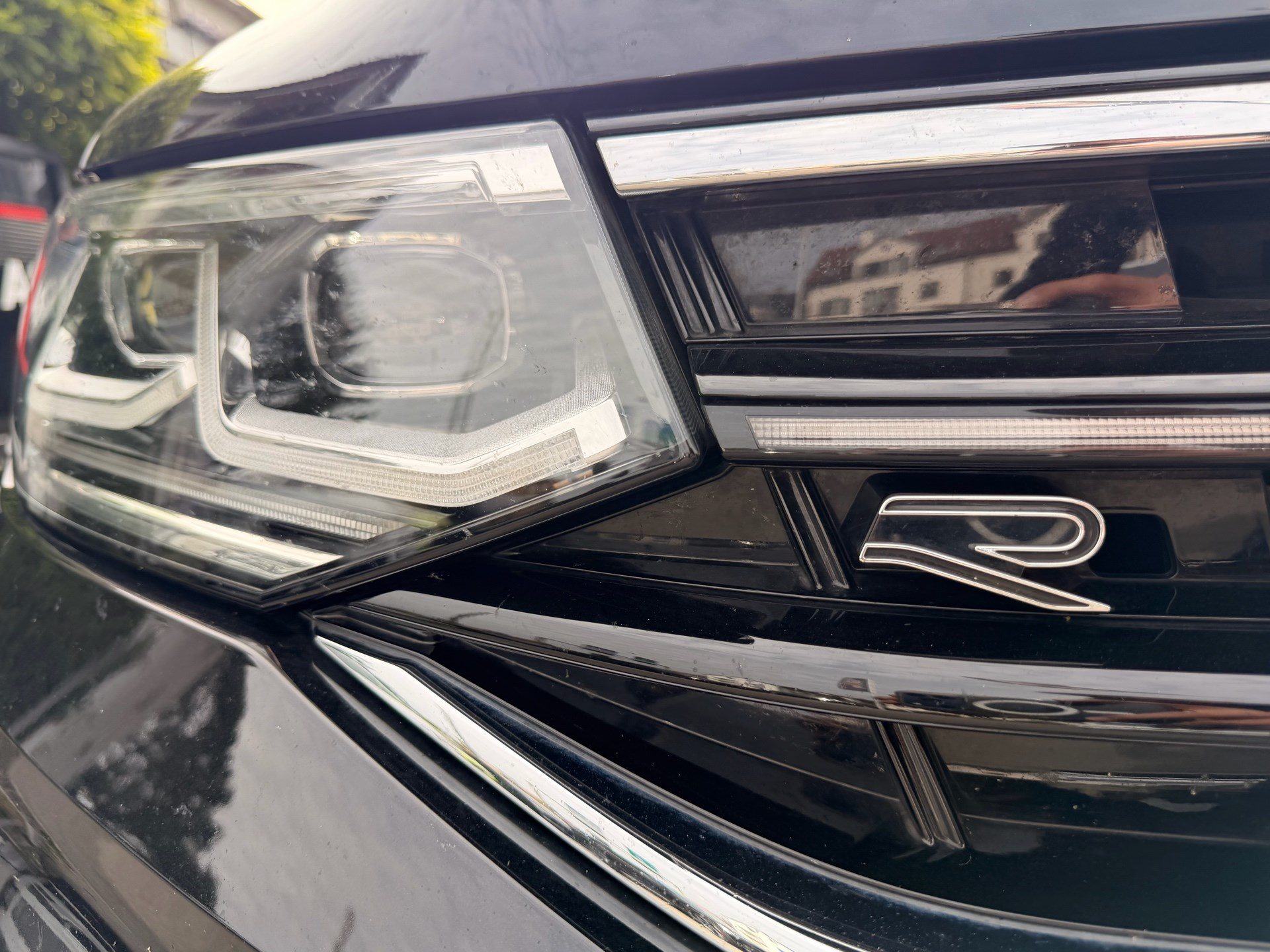 VW Tiguan Allspace R-LINE 4MOTION BLACK STYLE *** PANORAMAGLASDACH, 7-SITZER & ANHÄNGEKUPPLUNG***-image-6
