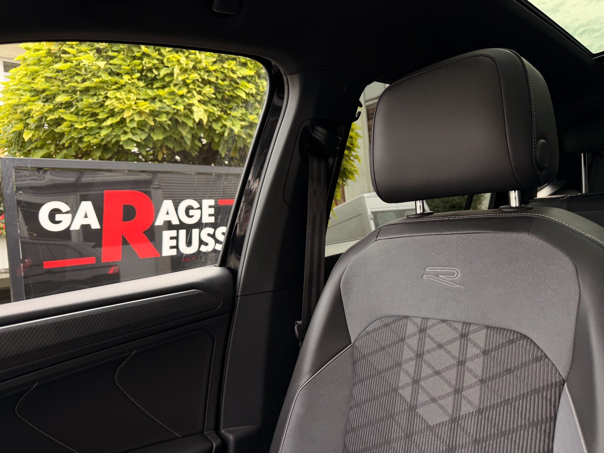 VW Tiguan Allspace R-LINE 4MOTION BLACK STYLE *** PANORAMAGLASDACH, 7-SITZER & ANHÄNGEKUPPLUNG***-image-23