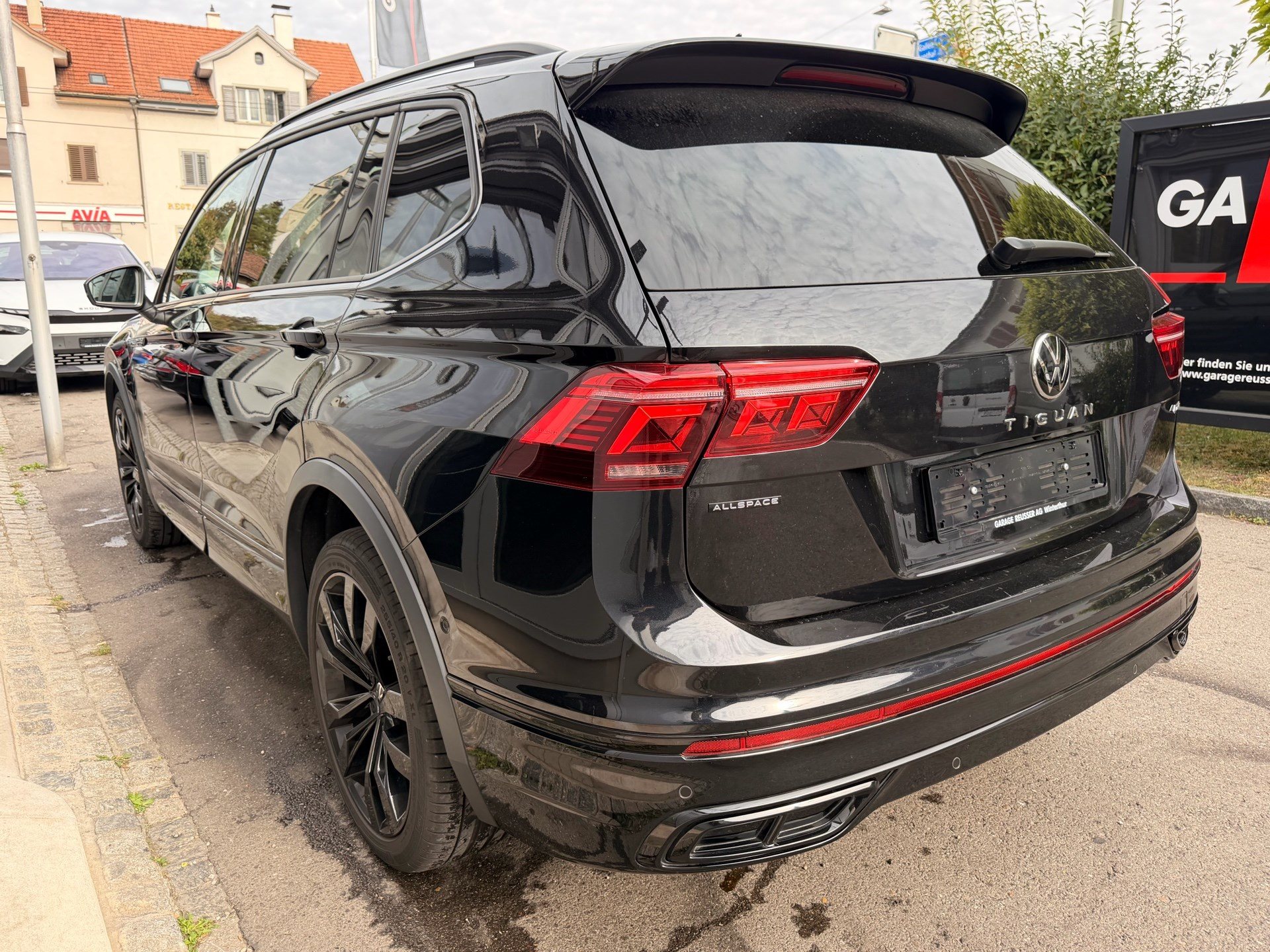 VW Tiguan Allspace R-LINE 4MOTION BLACK STYLE *** PANORAMAGLASDACH, 7-SITZER & ANHÄNGEKUPPLUNG***-image-5